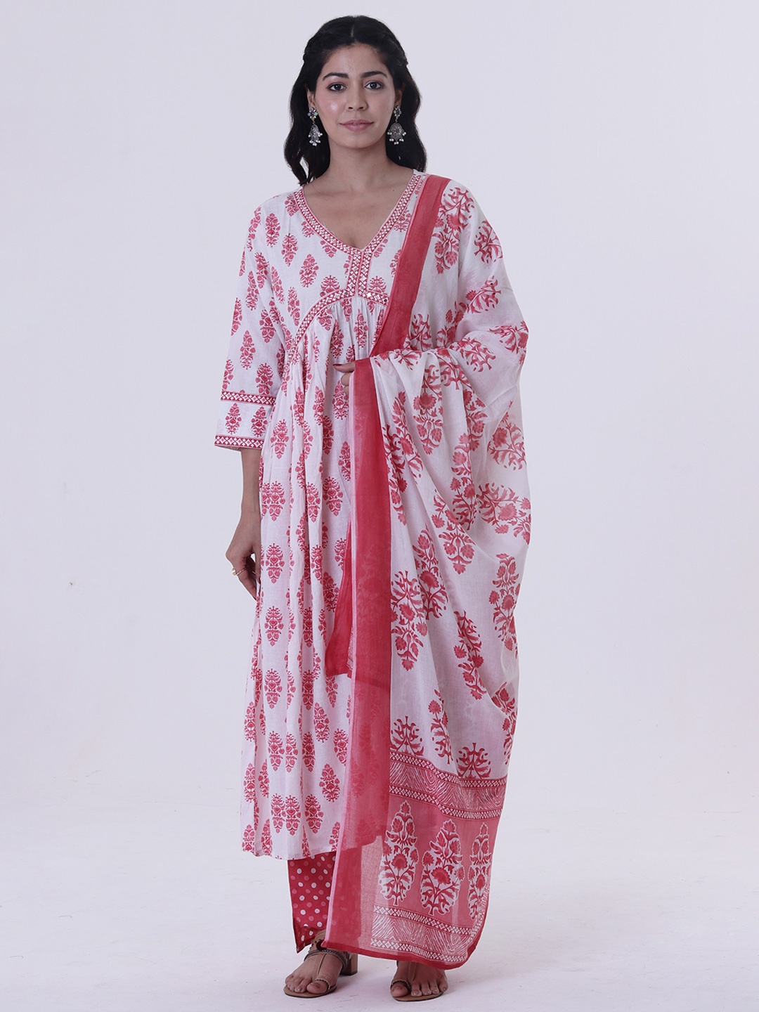 

TJORI Floral Printed A-Line Empire Pure Cotton Kurta with Trousers & Dupatta, Pink