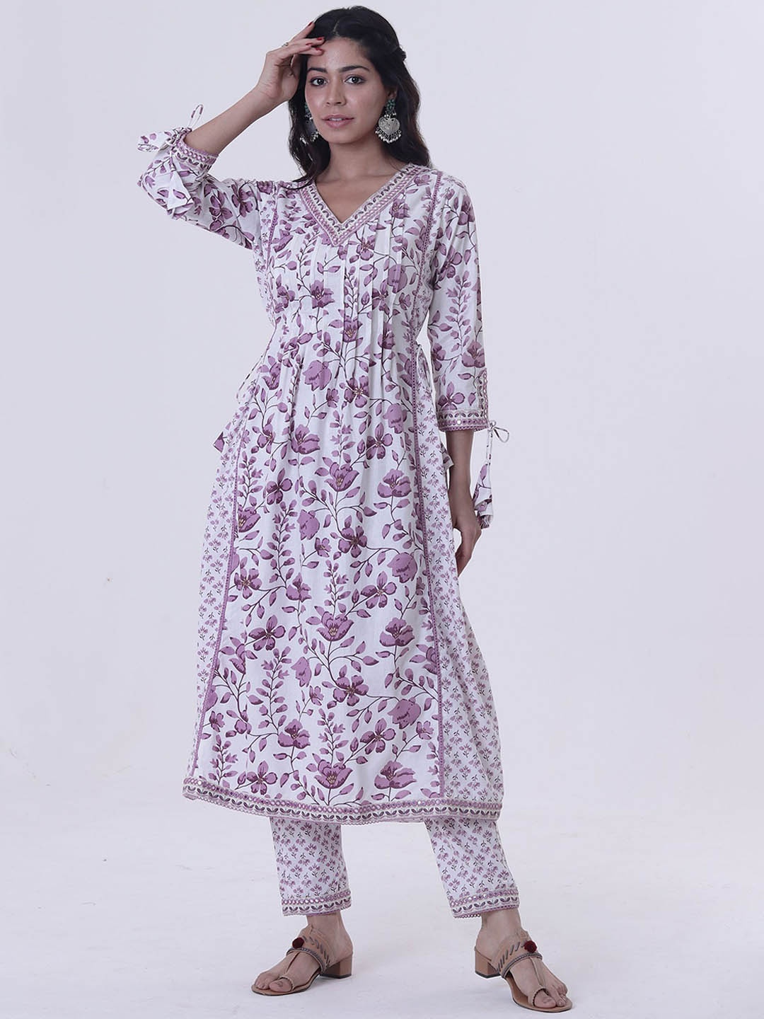 

TJORI Floral Printed Regular Mirror Work Pure Cotton Kurta with Trousers, White