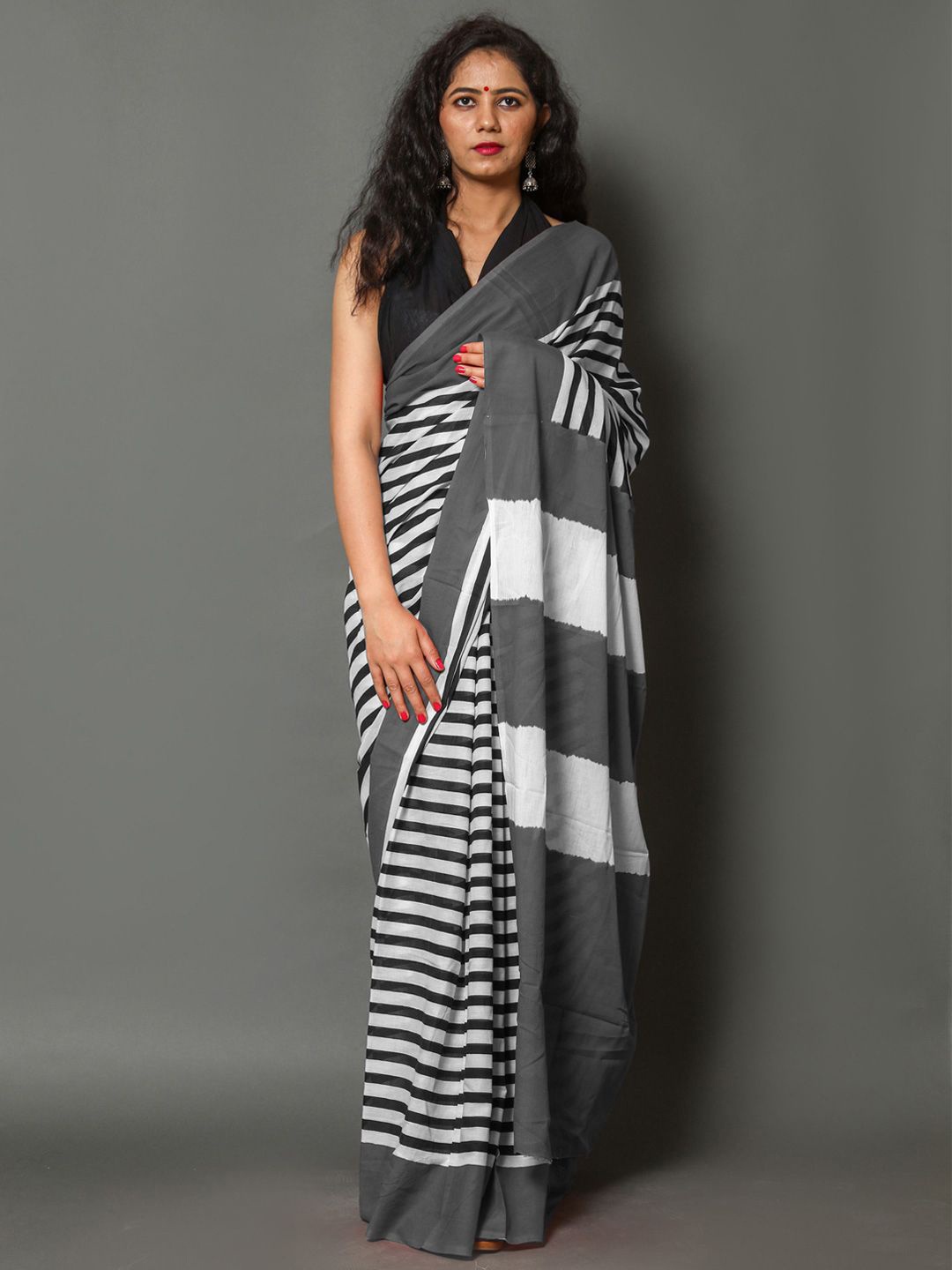 

BUTA BUTI Striped Pure Cotton Saree, Black