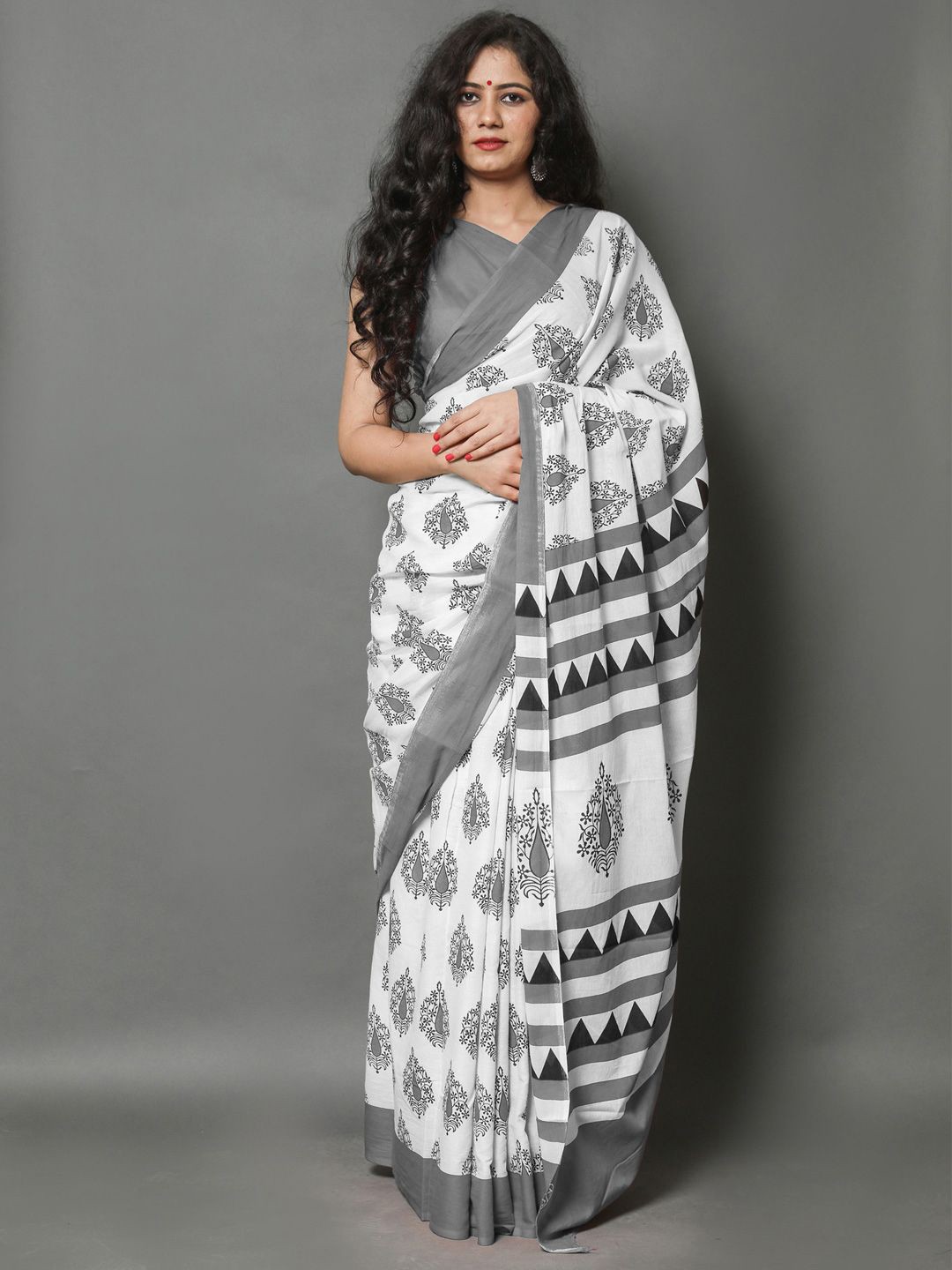 

BUTA BUTI Paisley Pure Cotton Saree, Grey