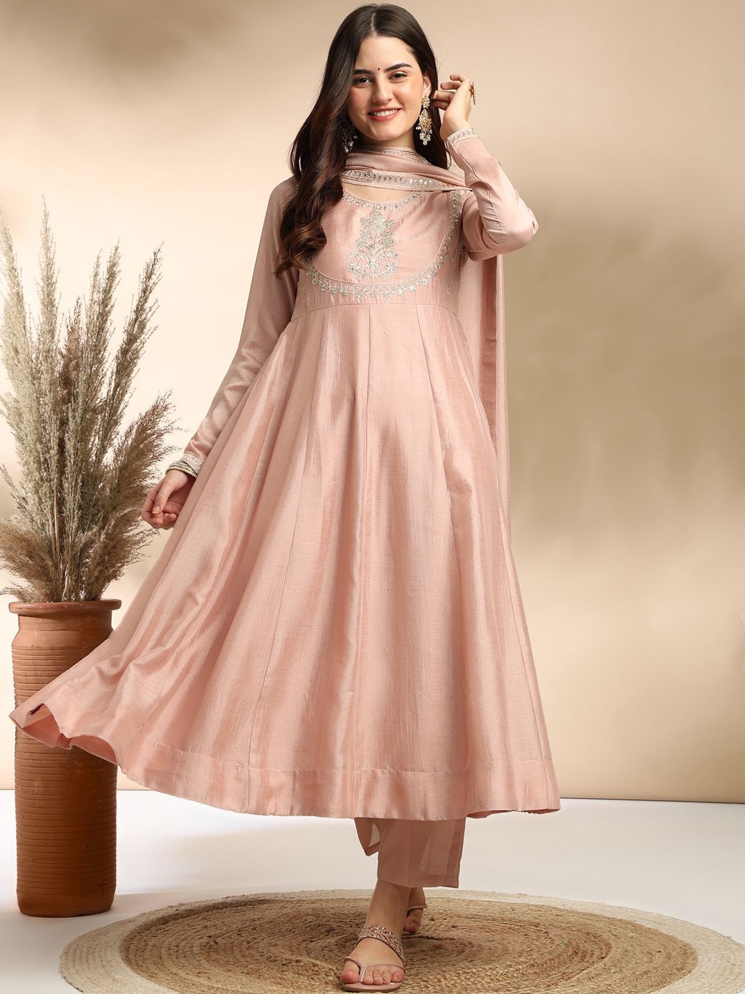 

J Turritopsis Ethnic Motifs Yoke Designed Panelled Sequinned Kurta with Trousers & Dupatta, Peach