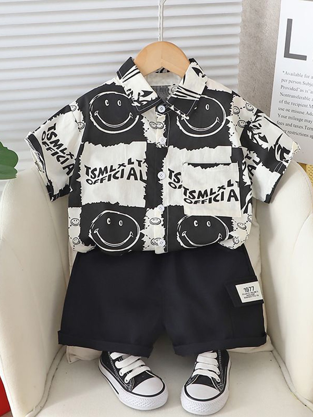 

Googo Gaaga kids Boys Spread Collar Opaque Printed Casual Shirt, Black