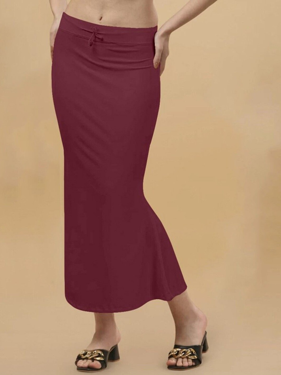

Selvia Fish Cut Saree Shapewear, Maroon