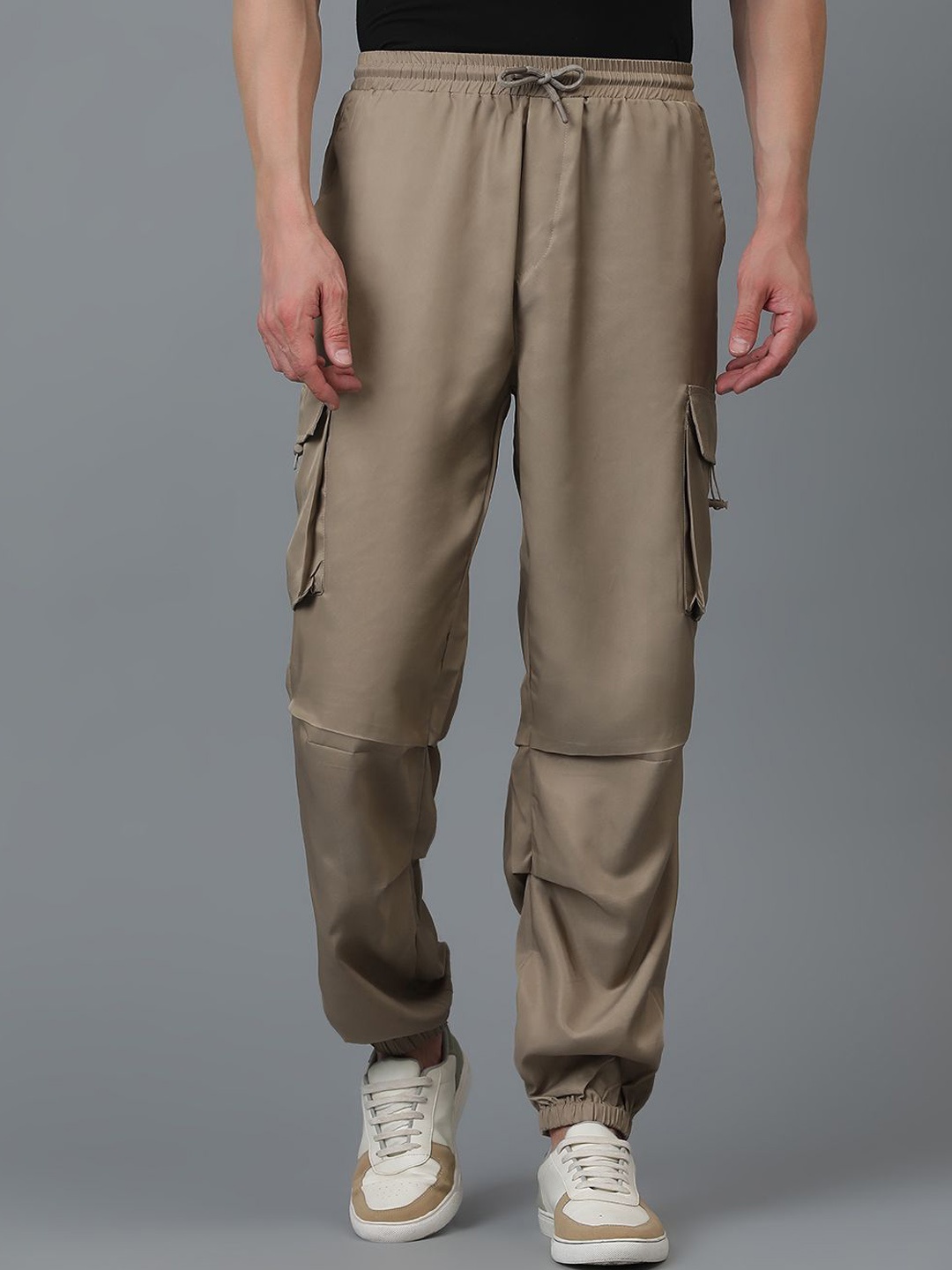 

Kotty Men Relaxed Low-Rise Easy Wash Cargos Trousers, Beige