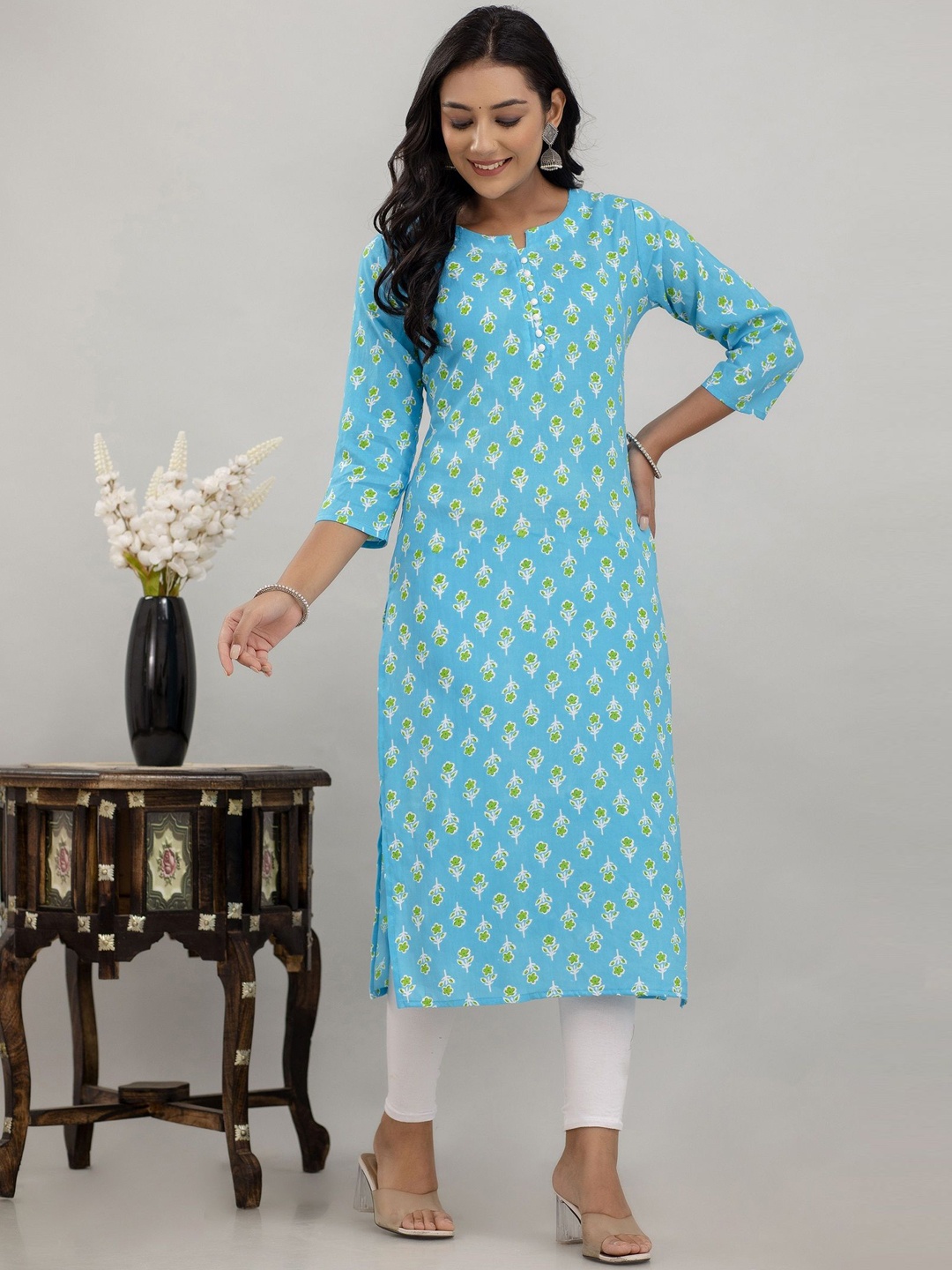 

MILAAV Floral Printed Straight Kurta, Blue