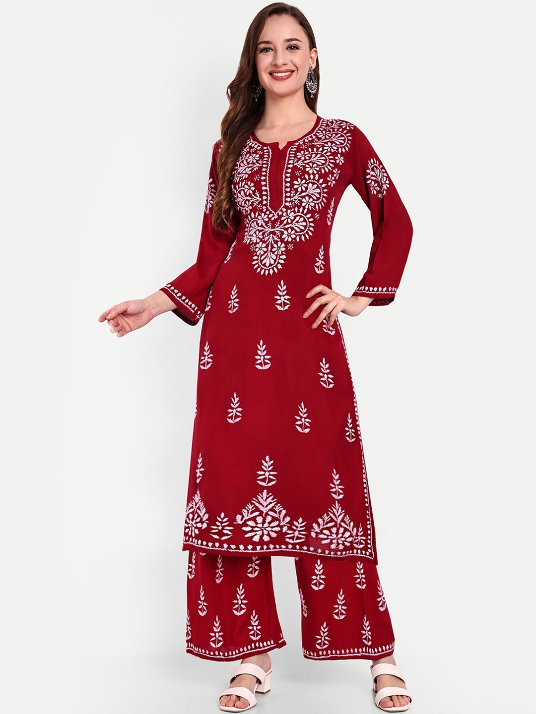 

Indiankala4u Floral Embroidered Regular Chikankari Straight Kurta With Palazzos, Maroon