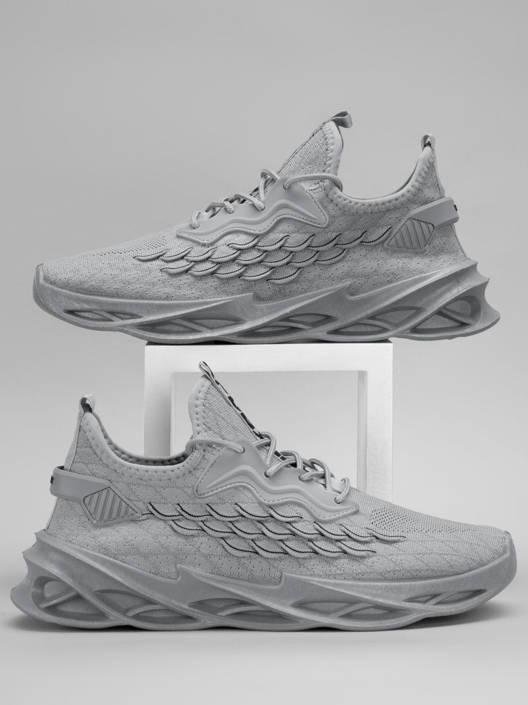 

RapidBox Men Round Toe Mesh Sneakers, Grey