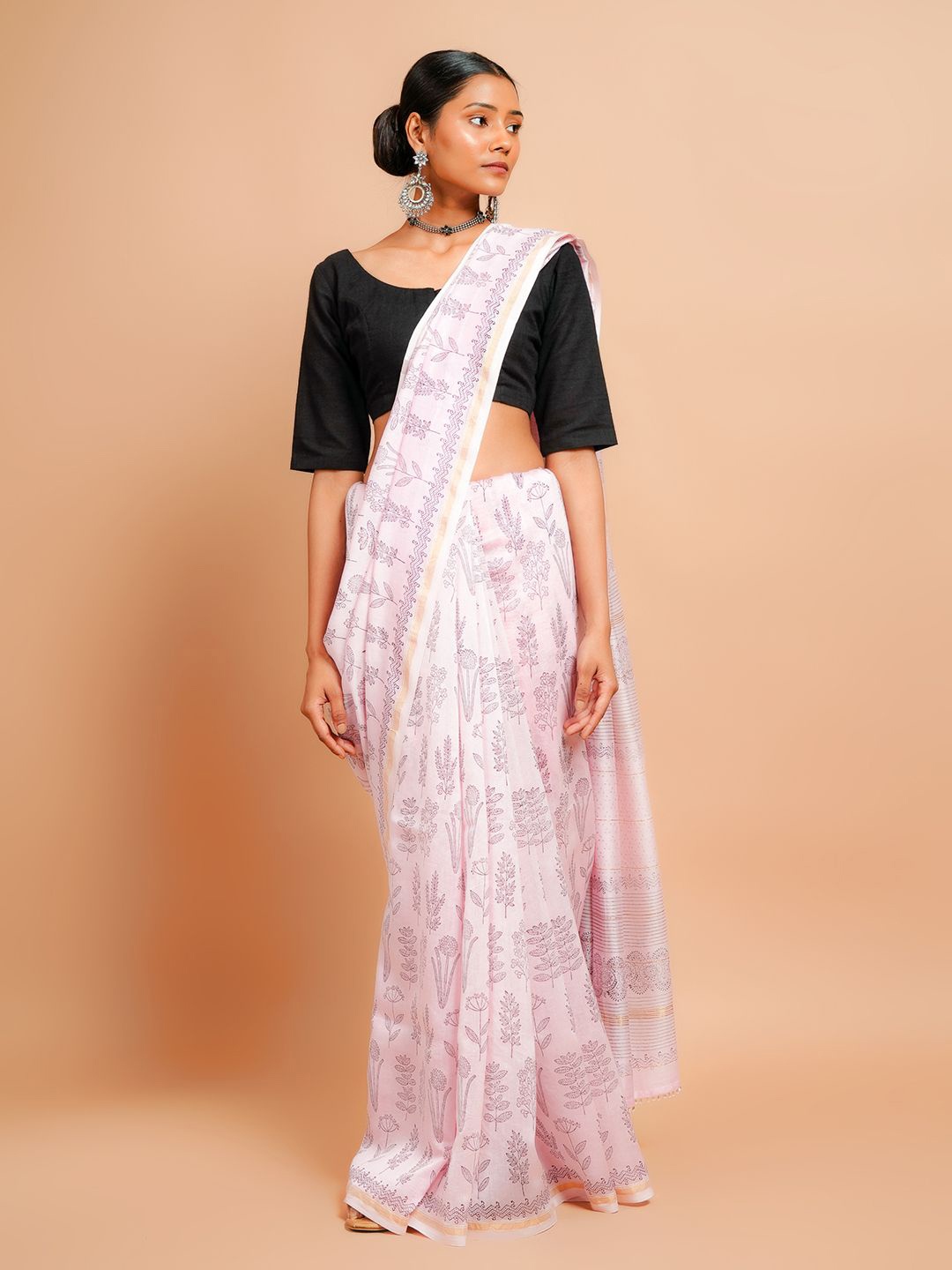

Taavi Printed Saree With Blouse Piece, Pink