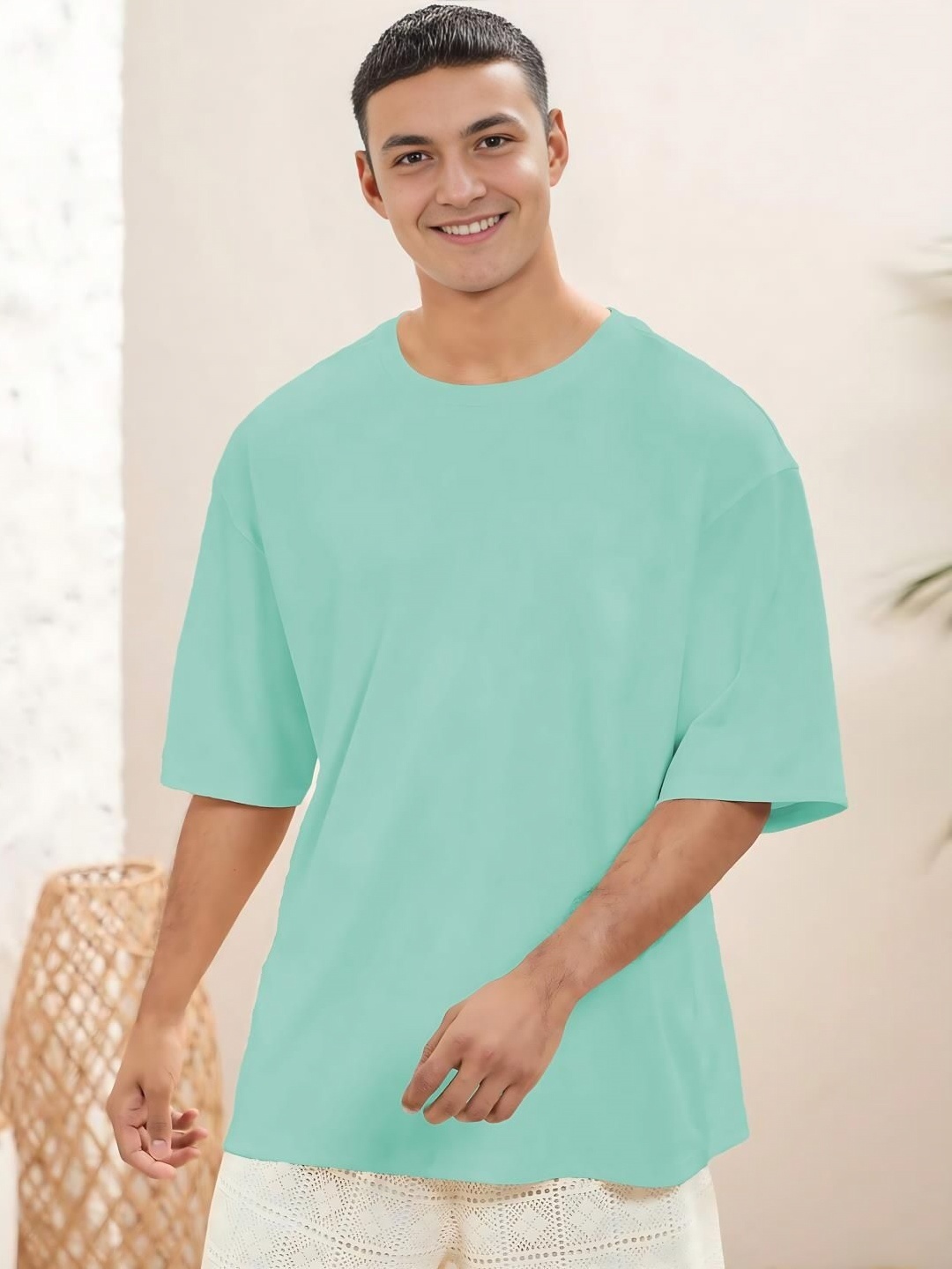 

Kotty Men Solid Drop-Shoulder Sleeves Pockets T-shirt, Green