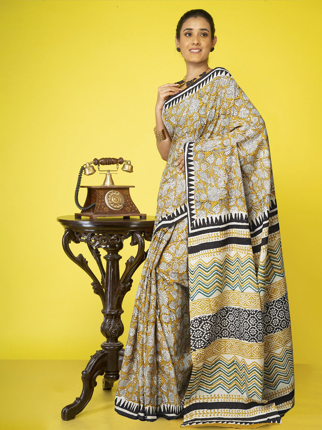 

Unnati Silks Floral Pure Cotton Handloom Bagru Saree, Green