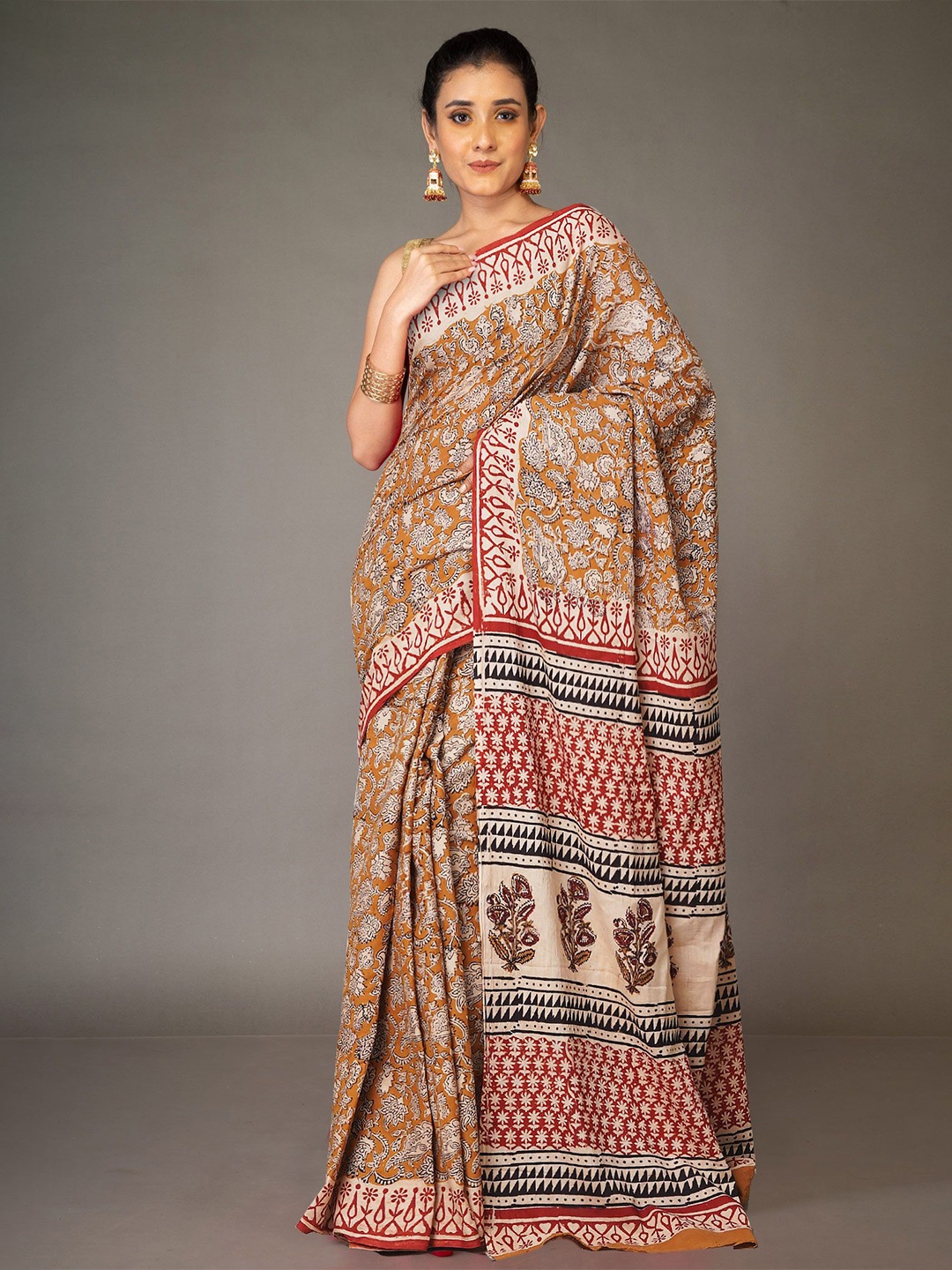 

Unnati Silks Ethnic Motifs Pure Cotton Handloom Bagru Saree, Brown