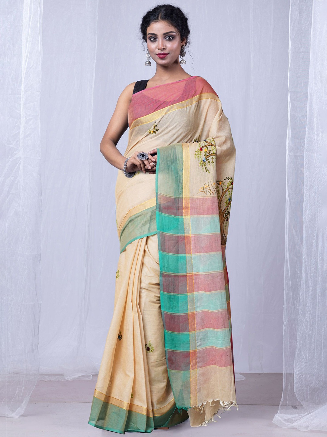 

Unnati Silks Ethnic Motifs Zari Pure Cotton Handloom Maheshwari Saree, Cream