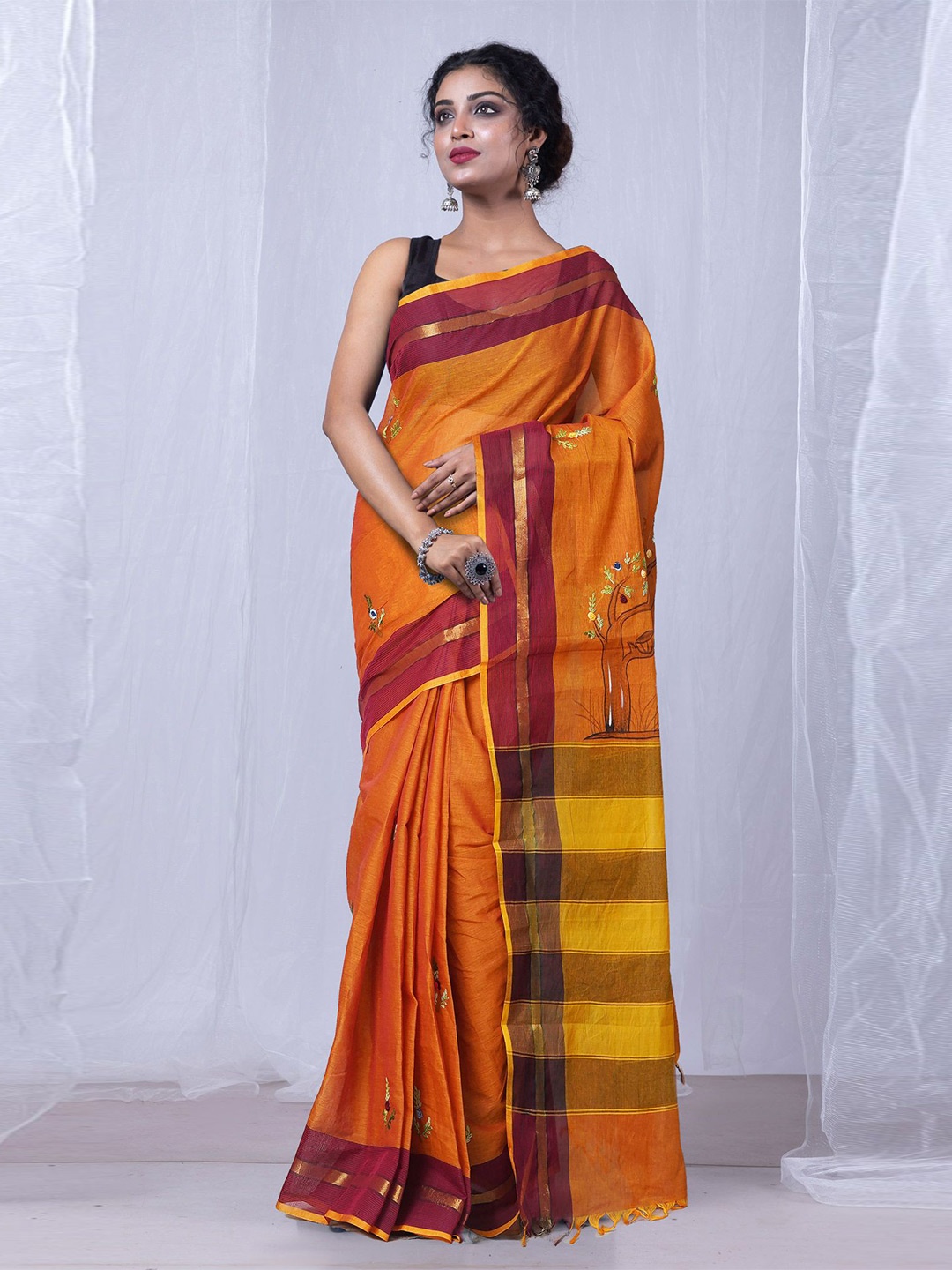 

Unnati Silks Ethnic Motifs Embroidered Pure Cotton Handloom Maheshwari Saree, Yellow