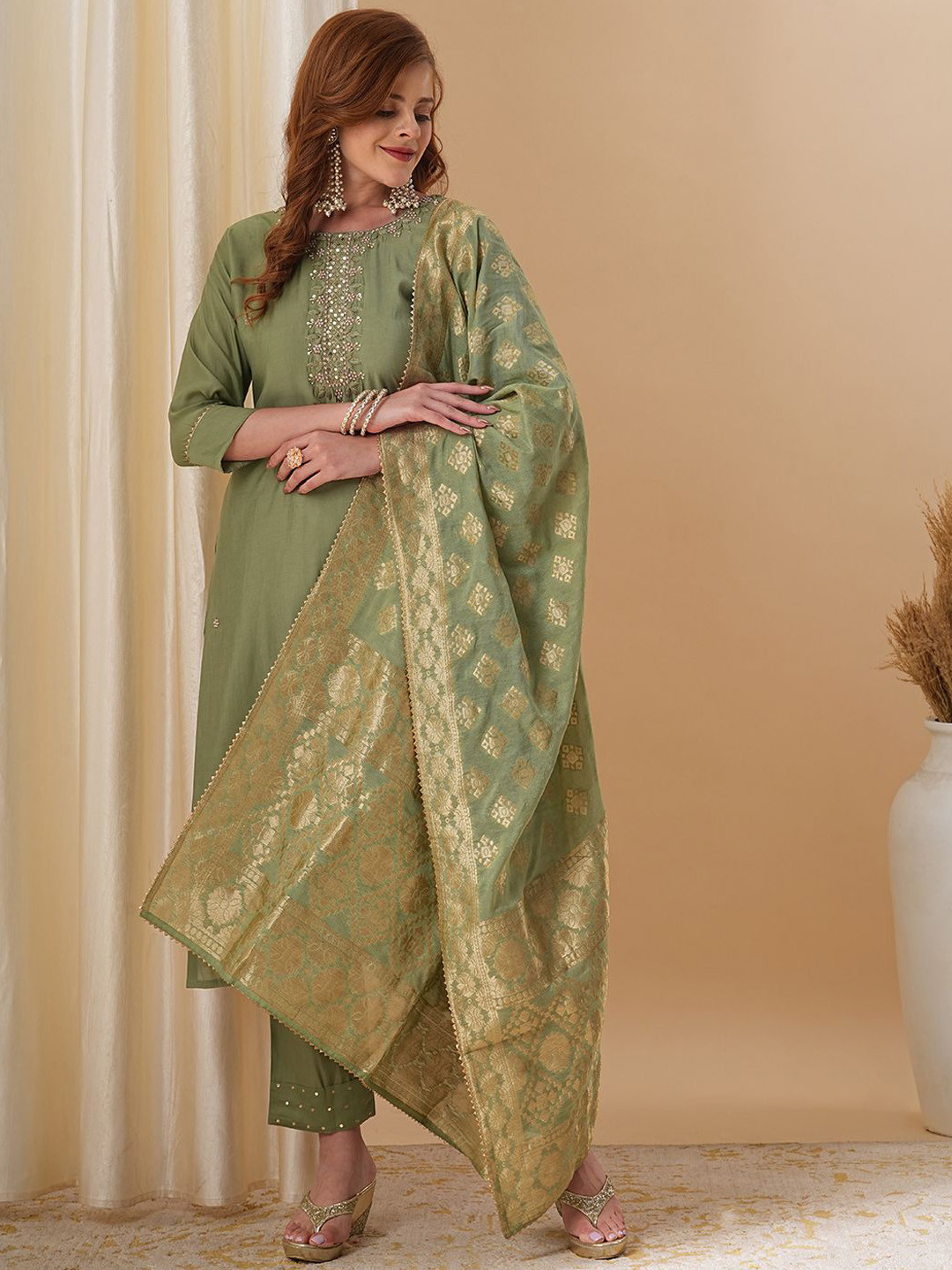 

FASHOR Floral Yoke Design Beads & Stones Straight Kurta with Trousers & Dupatta, Green