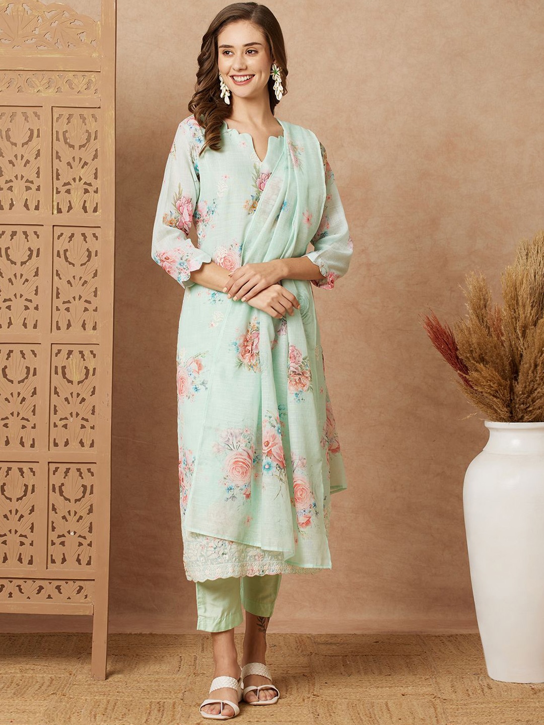 

FASHOR Floral Printed V-Neck Regular Straight Kurta With Trousers & Dupatta, Green