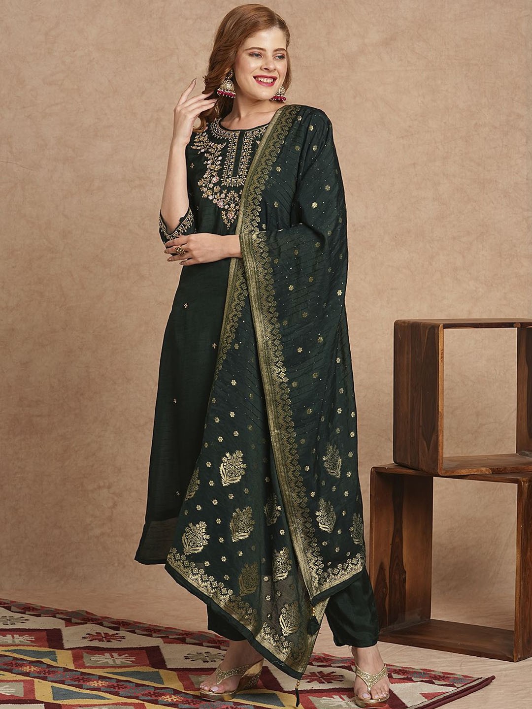 

FASHOR Floral Embroidered Beads and Stones Straight Kurta With Trousers & Dupatta, Green