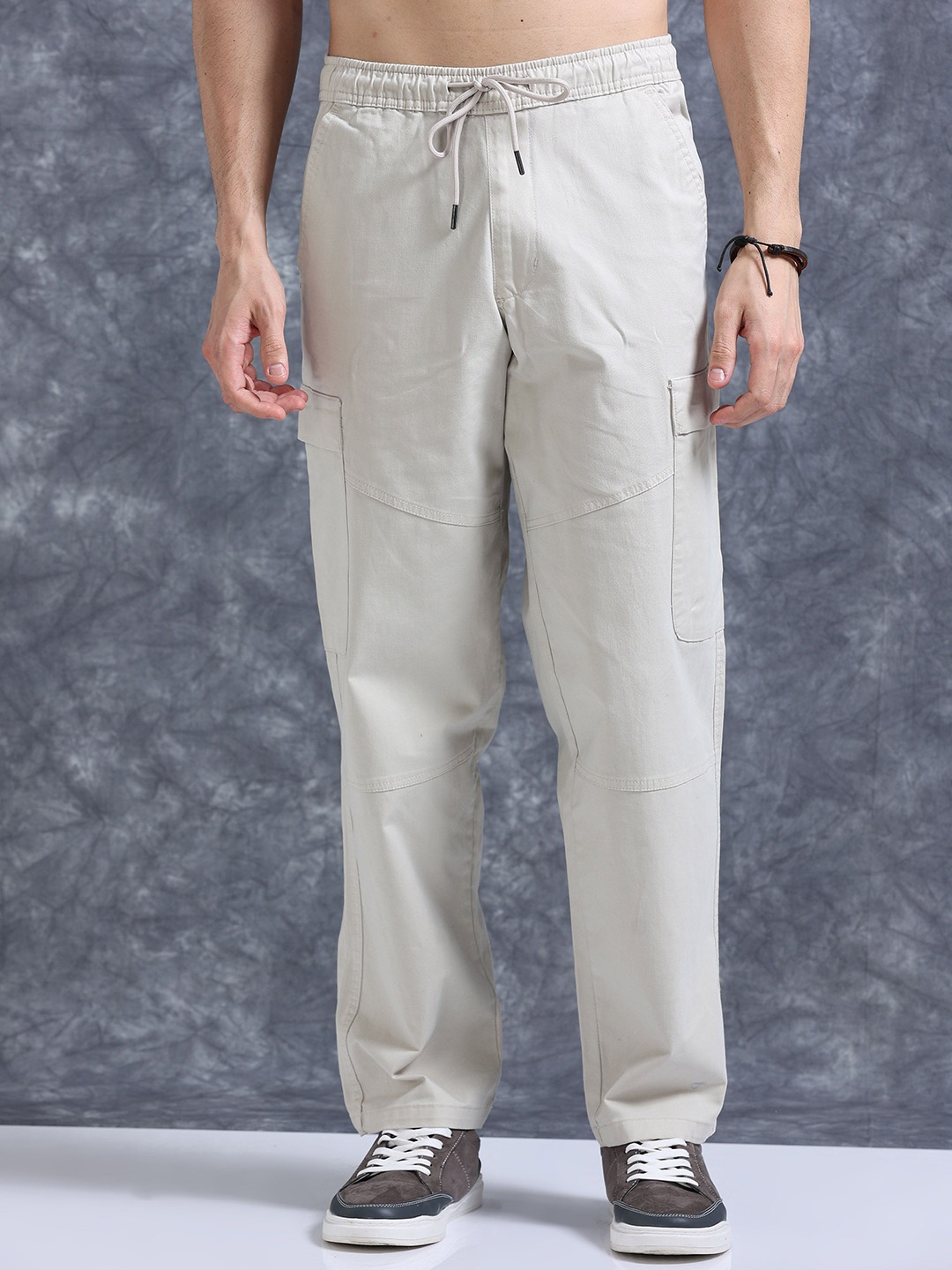 

The Roadster Lifestyle Co Cotton Relaxed-Fit Cargos Trousers, Cream