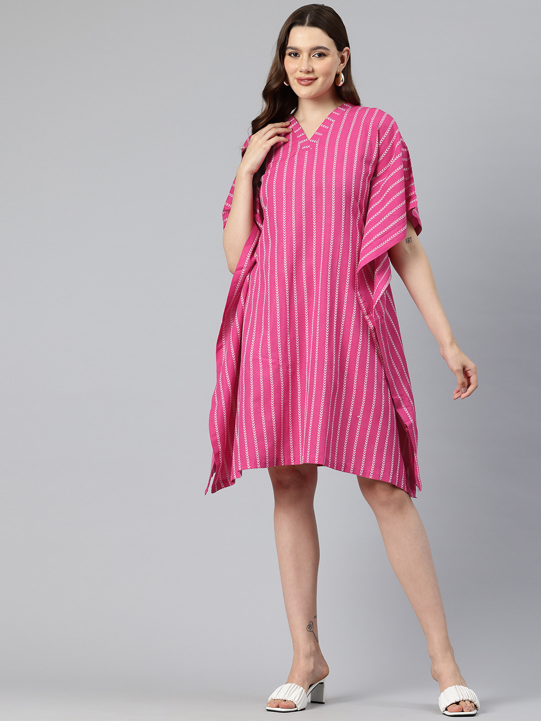 

One Femme Embroidered Flared Sleeves Kaftan Dress, Pink