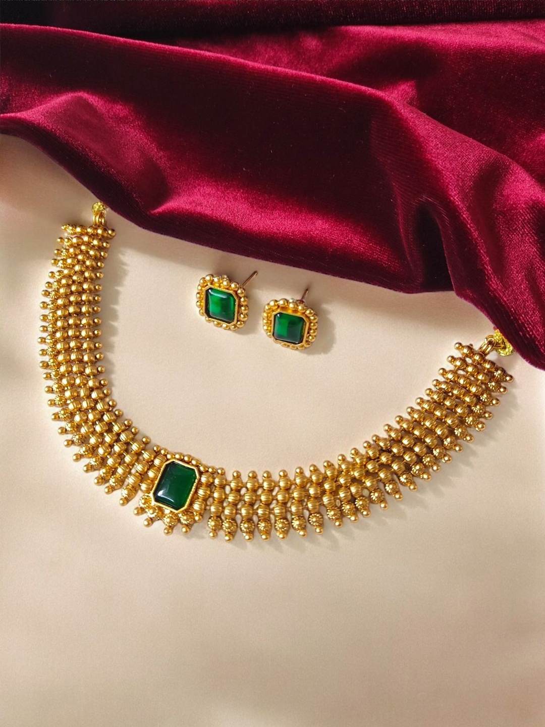 

Pihtara Jewels Gold Plated Stone Studded Jewellery Set