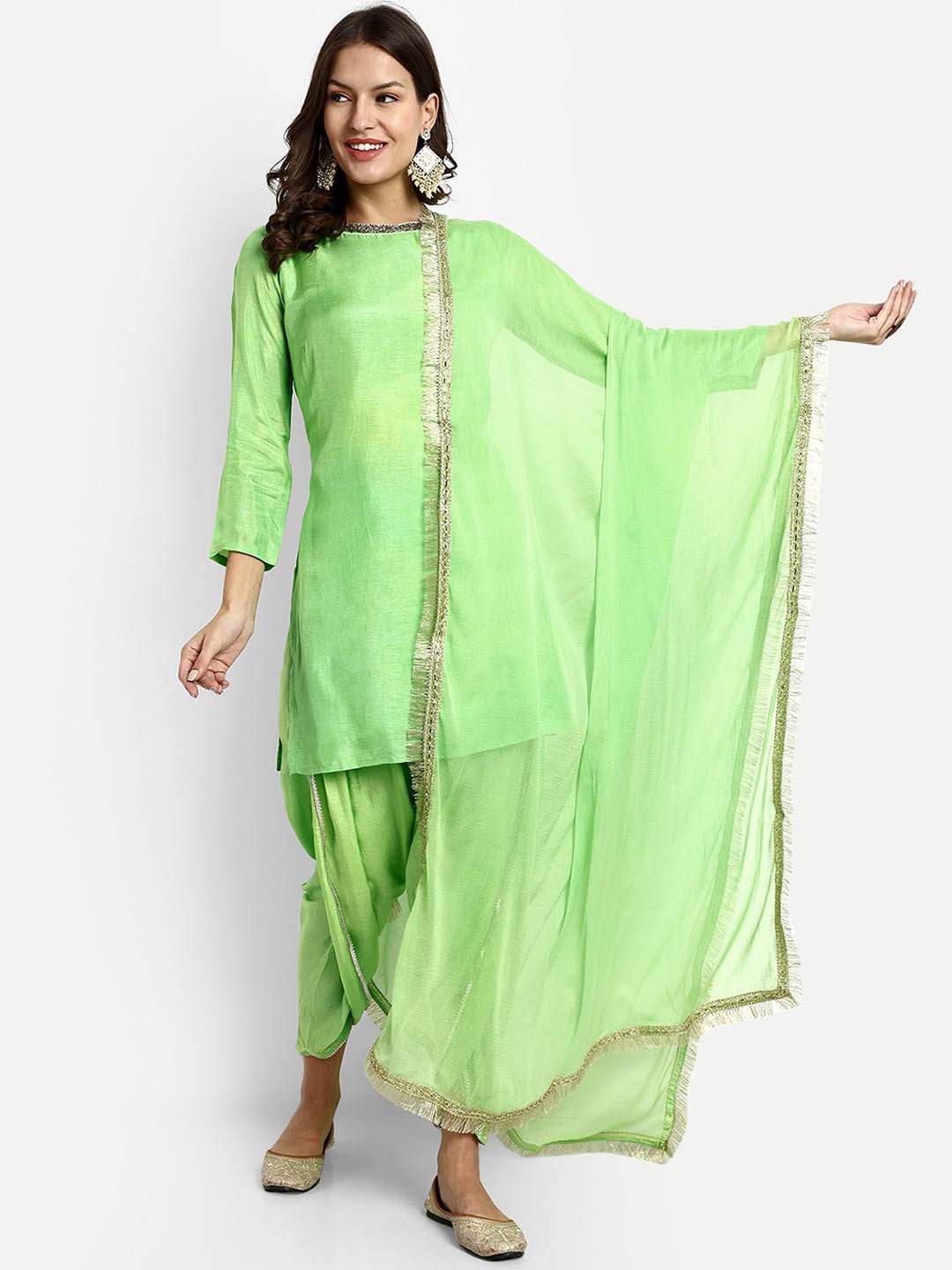 

GENDAFOOL Boat Neck Straight Kurta With Dhoti & Dupatta, Green