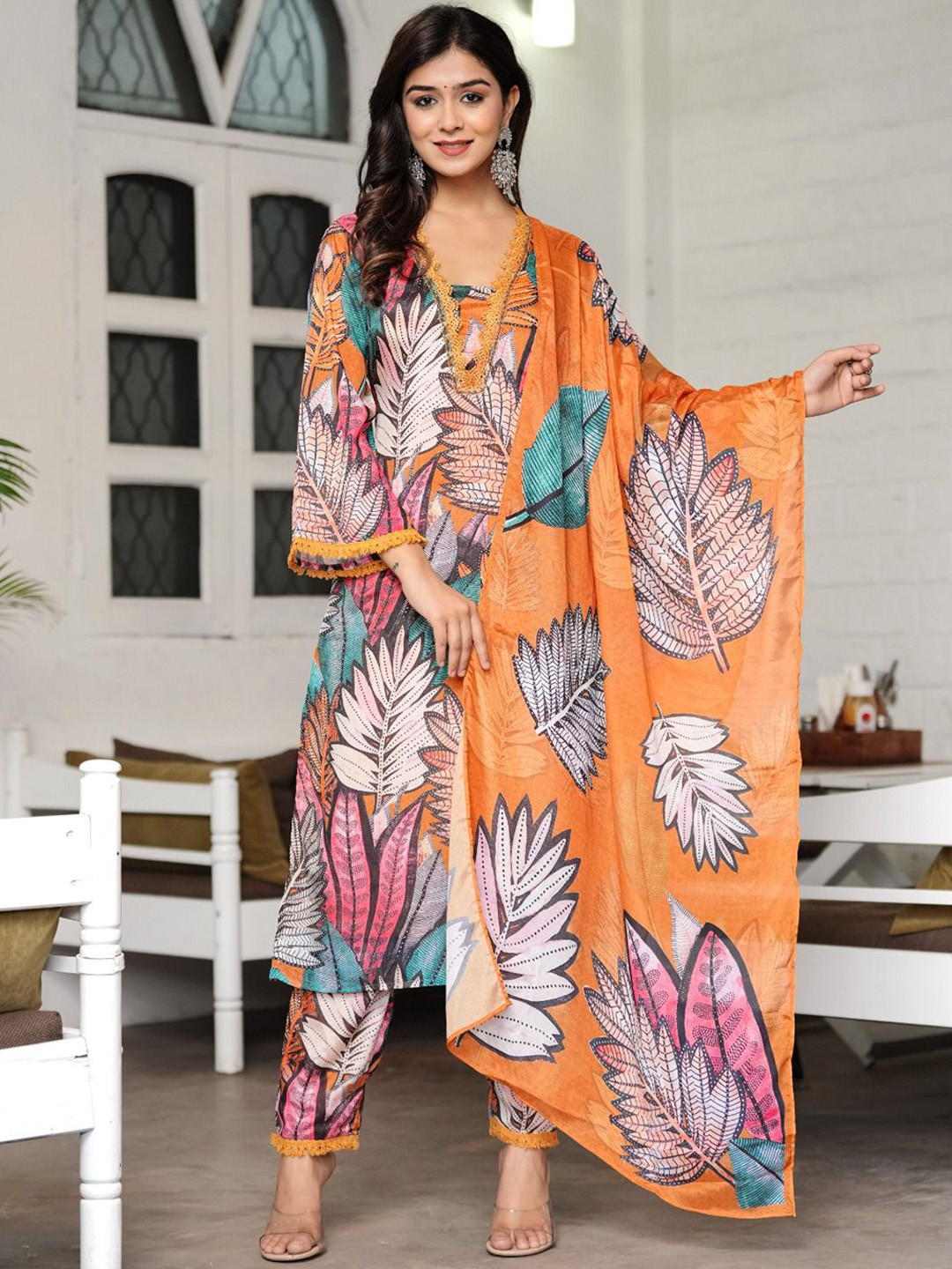 

Hatheli Floral Printed Straight Kurta with Trousers & Dupatta, Orange