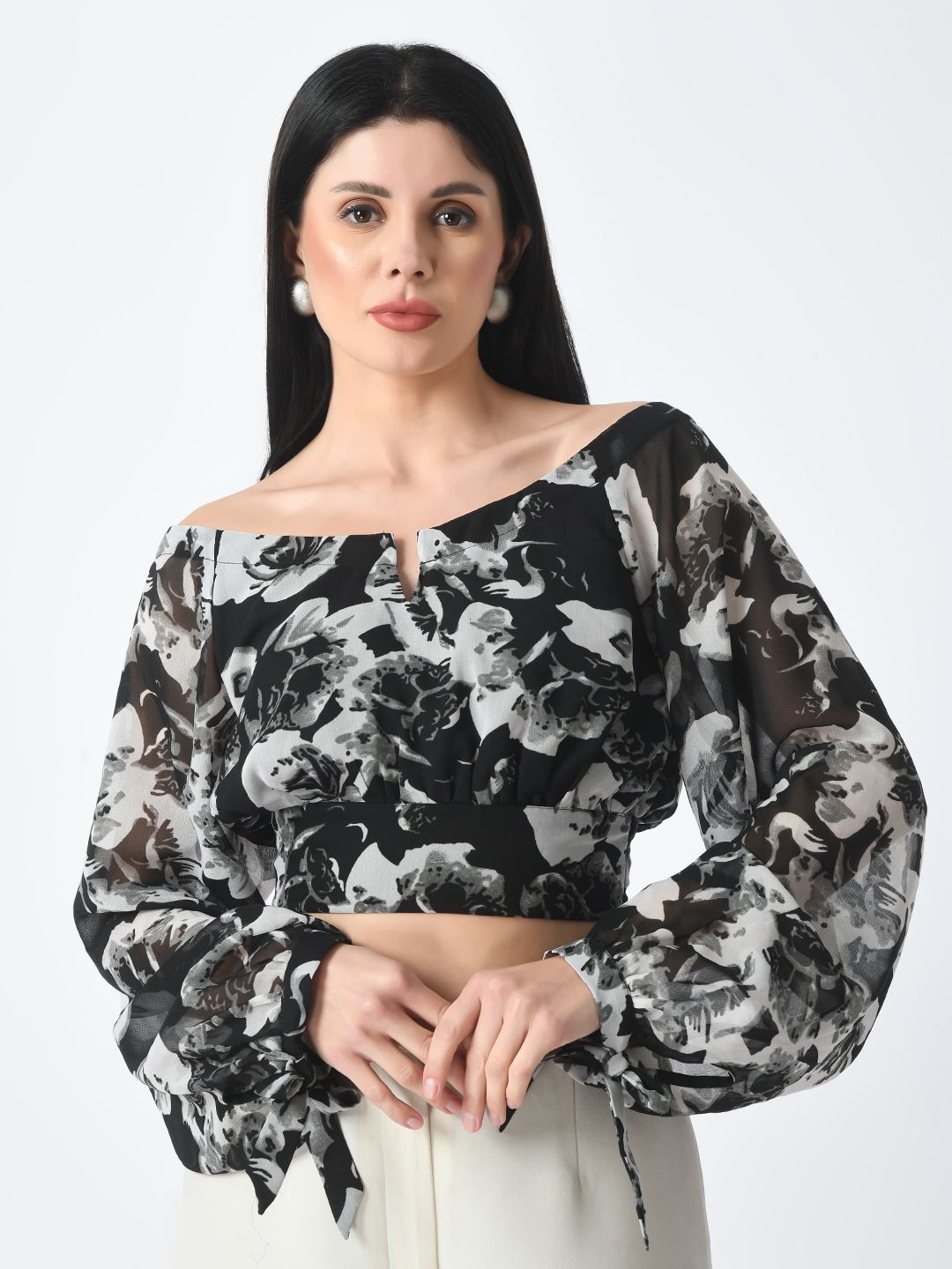 

Tushita Floral Print Off-Shoulder Georgette Styled Back Crop Top, Black