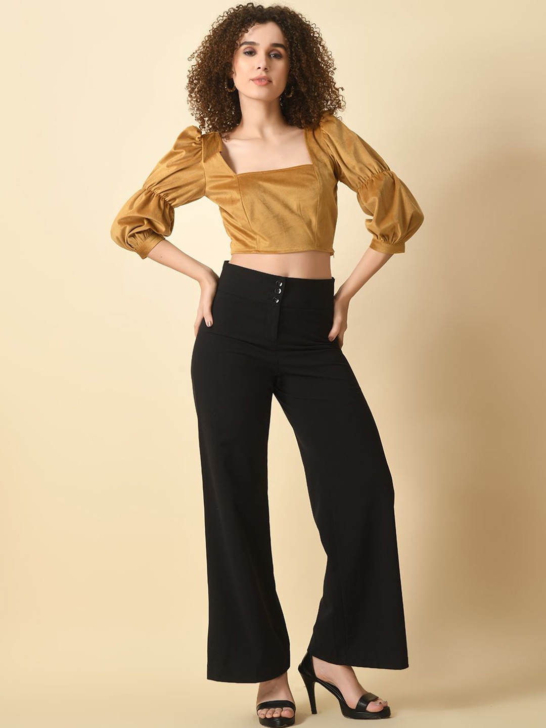 

Tushita Velvet Crop Top, Gold