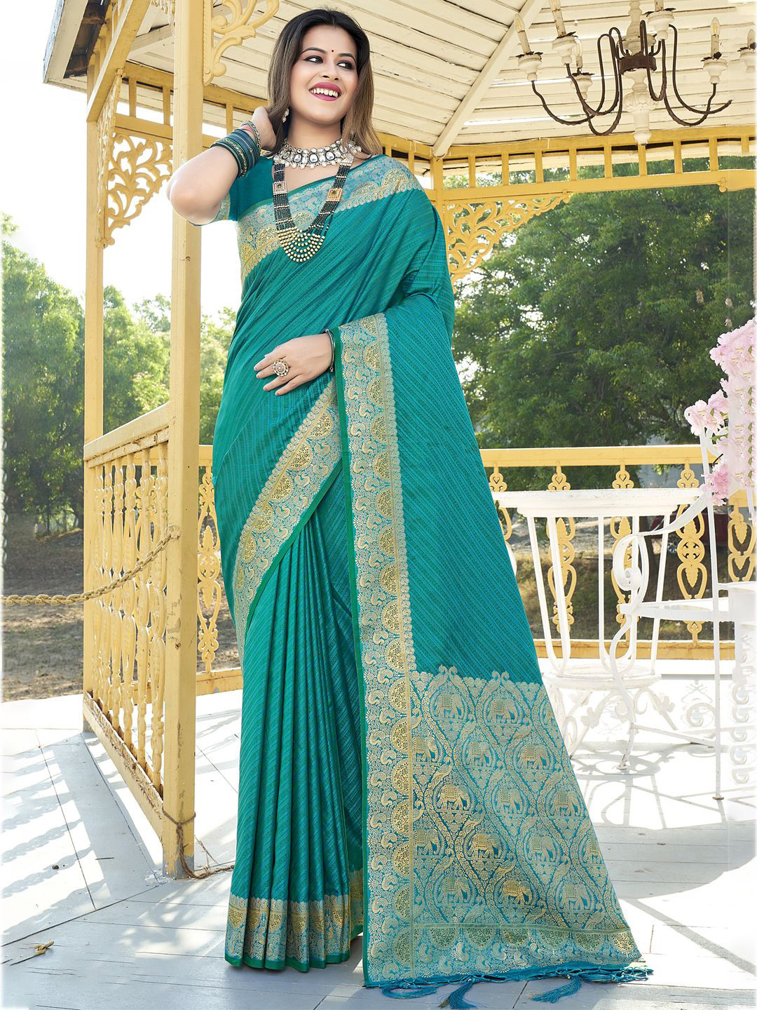 

SANGAM PRINTS Woven Design Zari Tussar Saree, Sea green