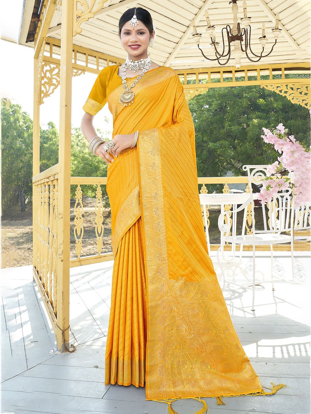 

SANGAM PRINTS Woven Design Zari Tussar Saree, Yellow