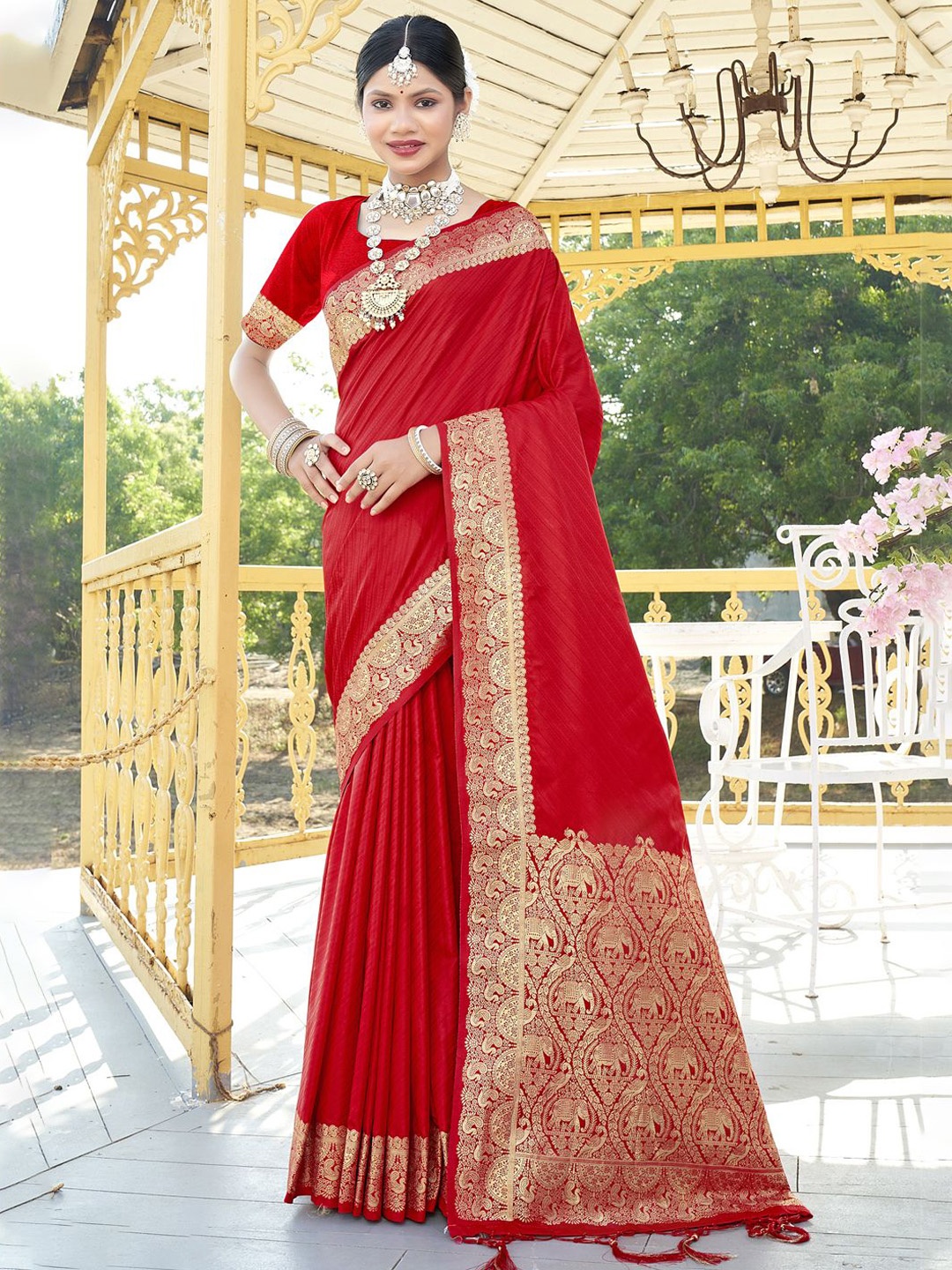 

SANGAM PRINTS Woven Design Zari Tussar Saree, Red