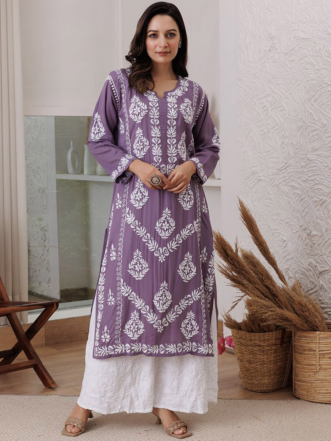 

Rangreza Ethnic Motifs Embroidered Chikankari Straight Kurta, Purple