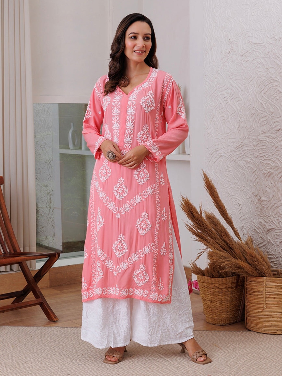 

Rangreza Ethnic Ethnic Motifs Embroidered Chikankari Straight Kurta, Peach