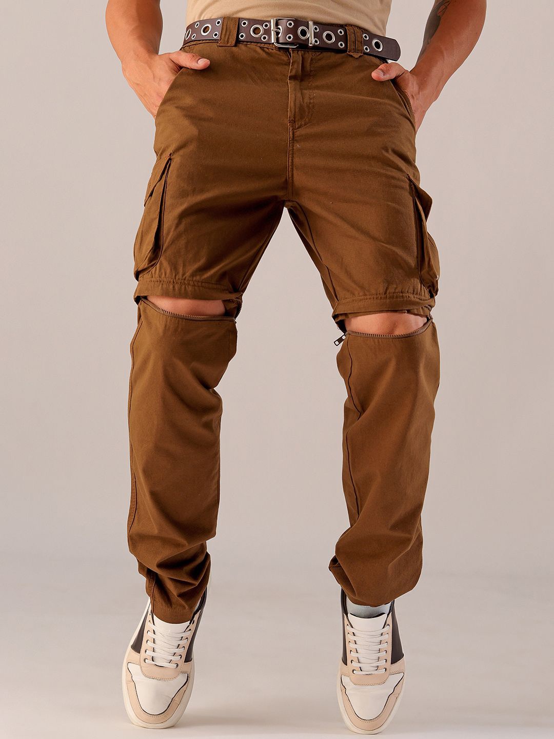 

The Indian Garage Co Men Loose Fit Cargos Trousers, Brown