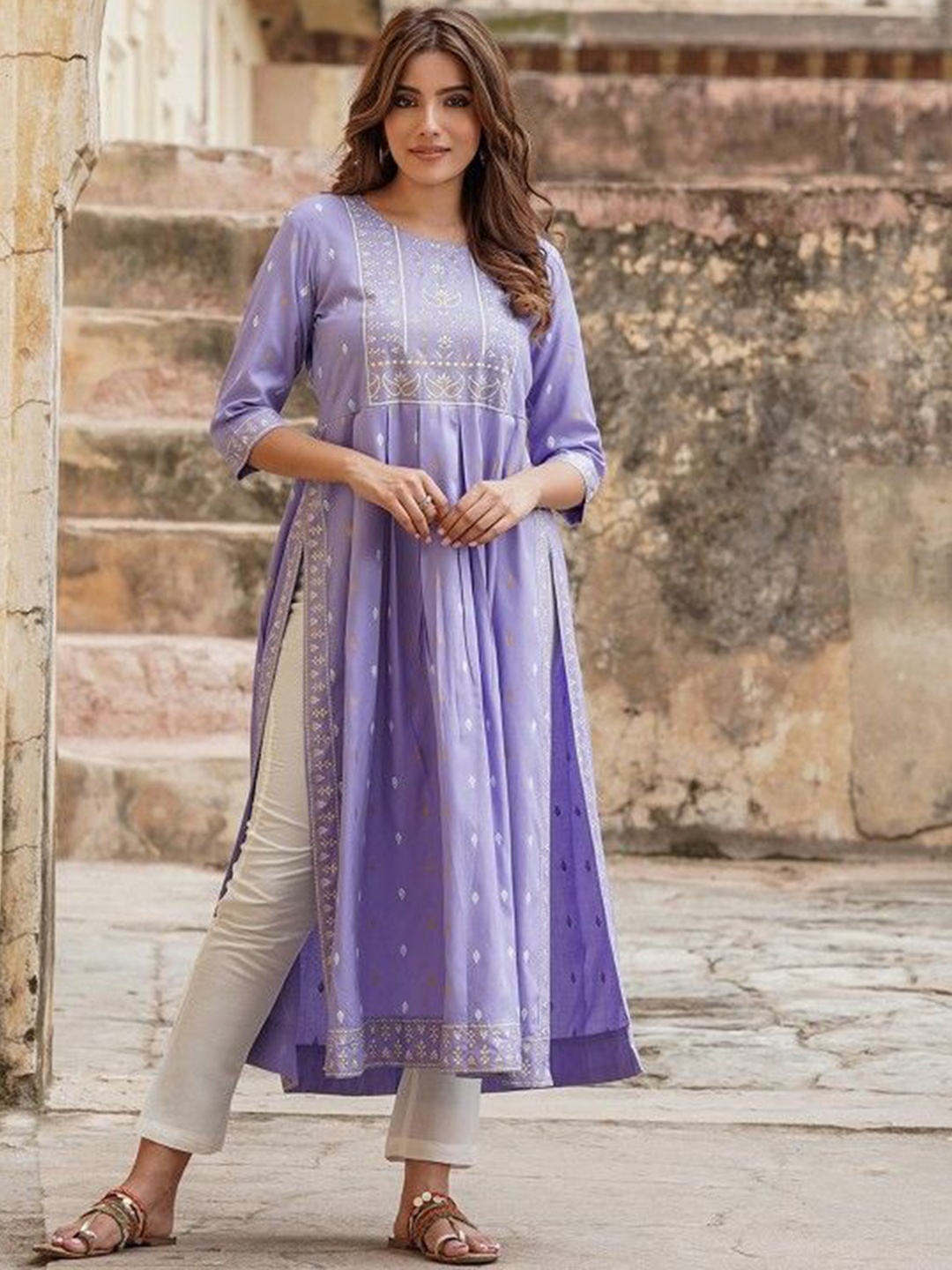 

KALINI Ethnic Motifs Printed Straight Kurta, Lavender