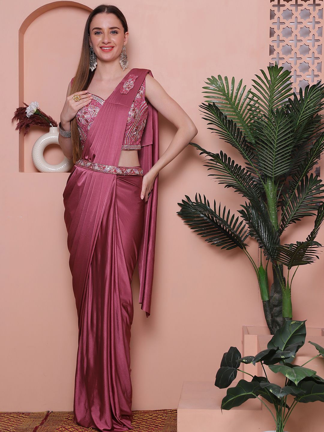 

Mitera Solid Ready to Wear Saree, Mauve