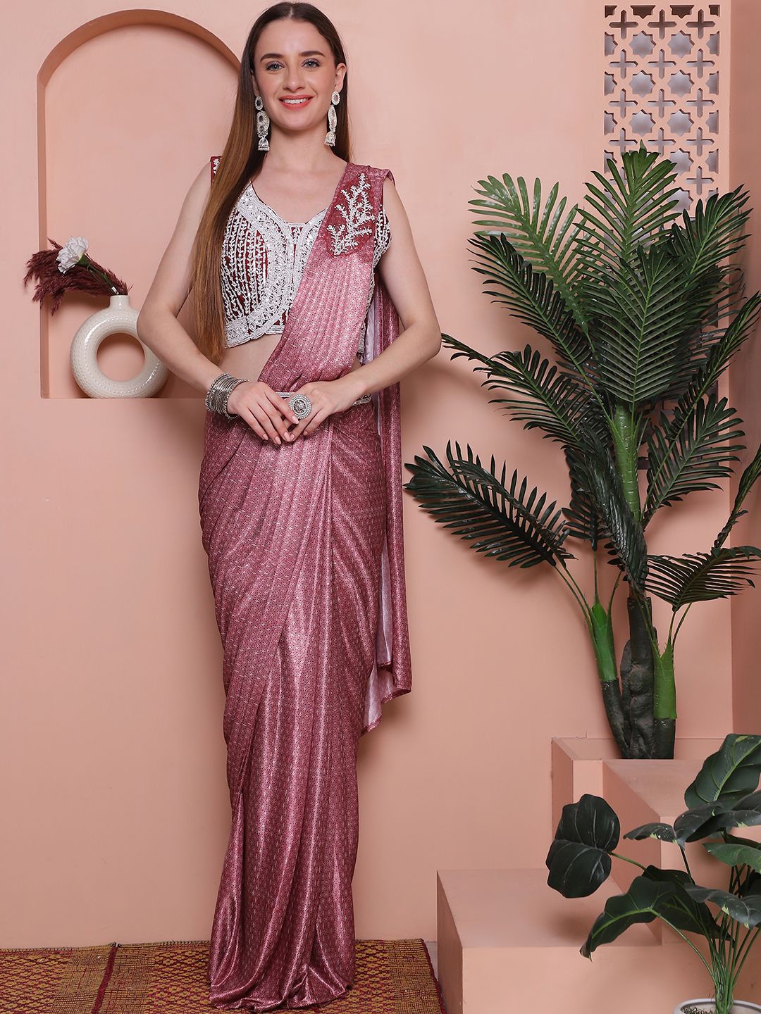 

Mitera Ready to Wear Abstract Saree, Mauve