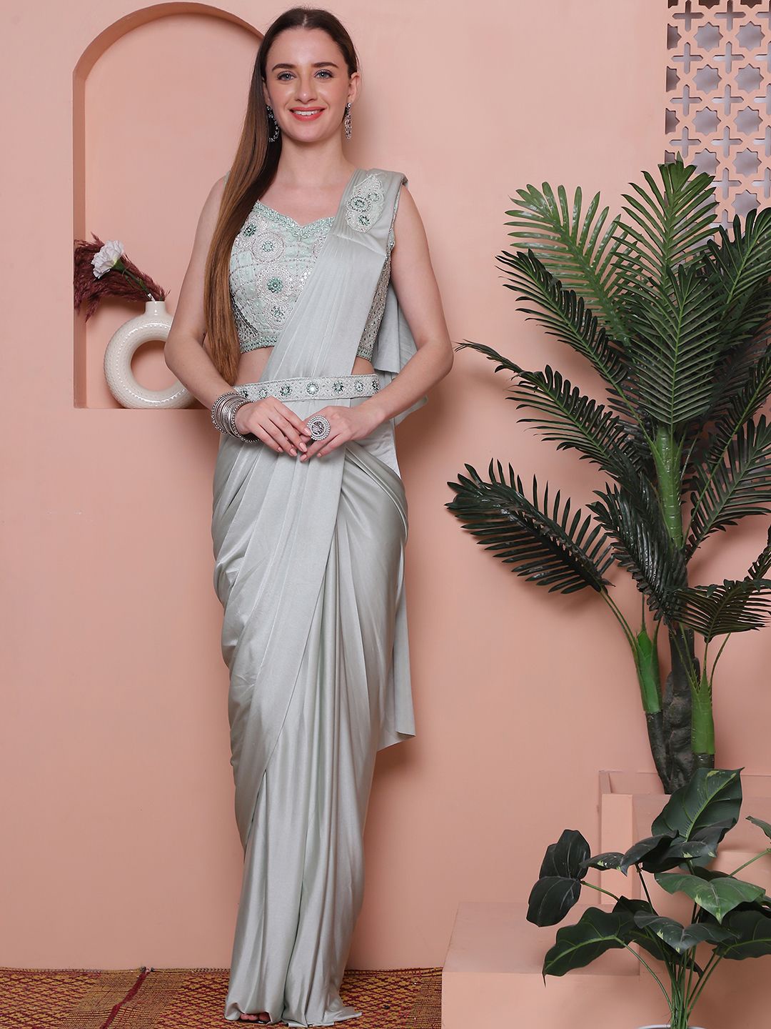 

Mitera Ready to Wear Solid Saree, Sea green