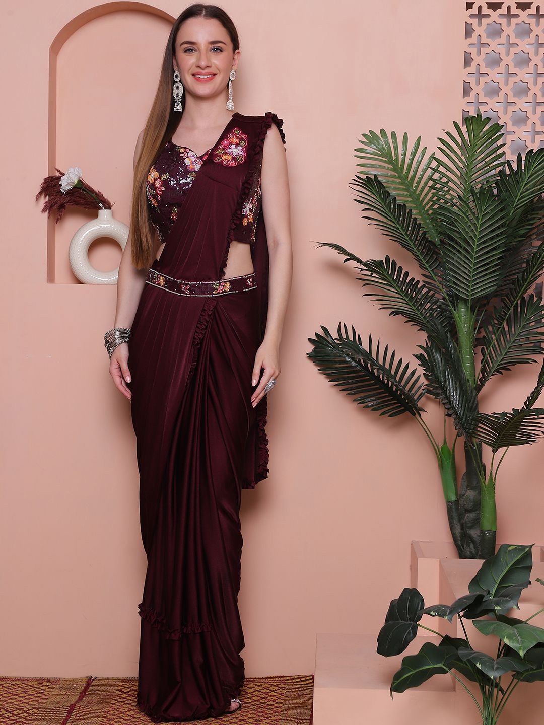 

Mitera Ready to Wear Solid Saree, Burgundy