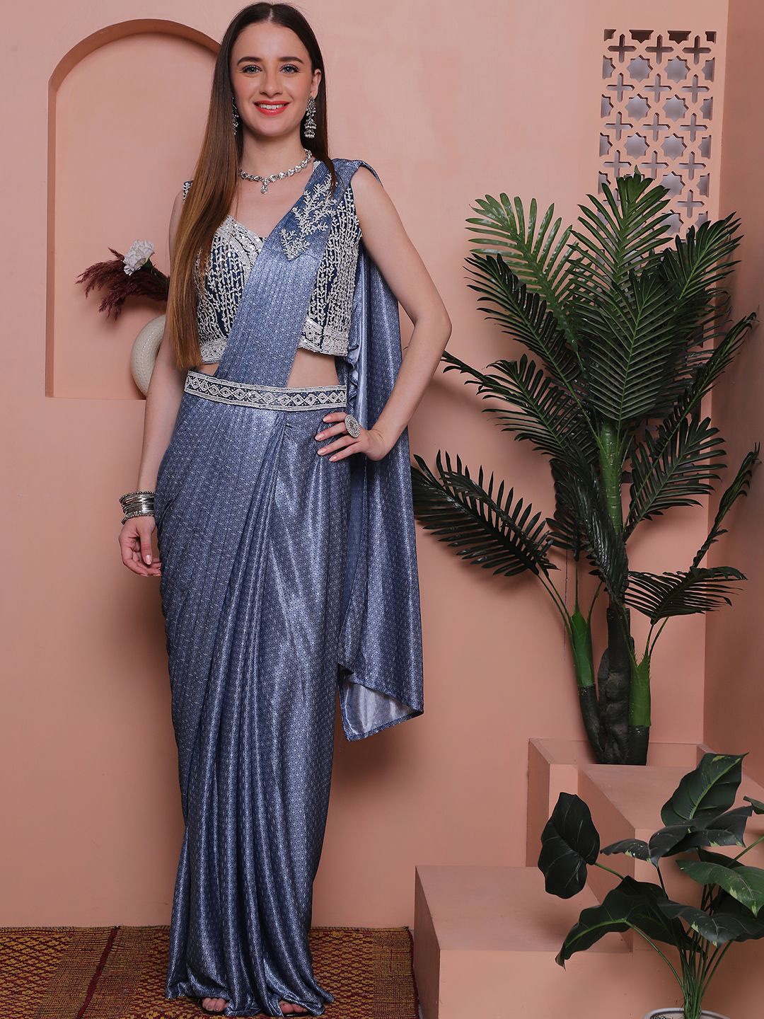 

Mitera Abstract Ready to Wear Saree, Blue