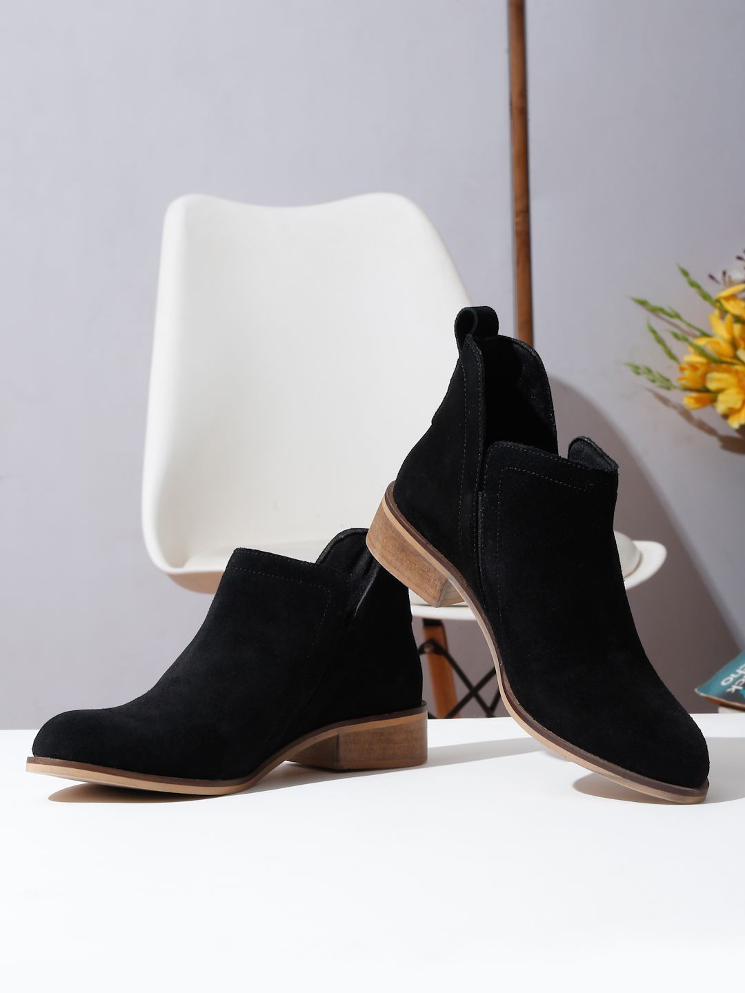 

Teakwood Leathers Women Block-Heeled Chelsea Boots, Black