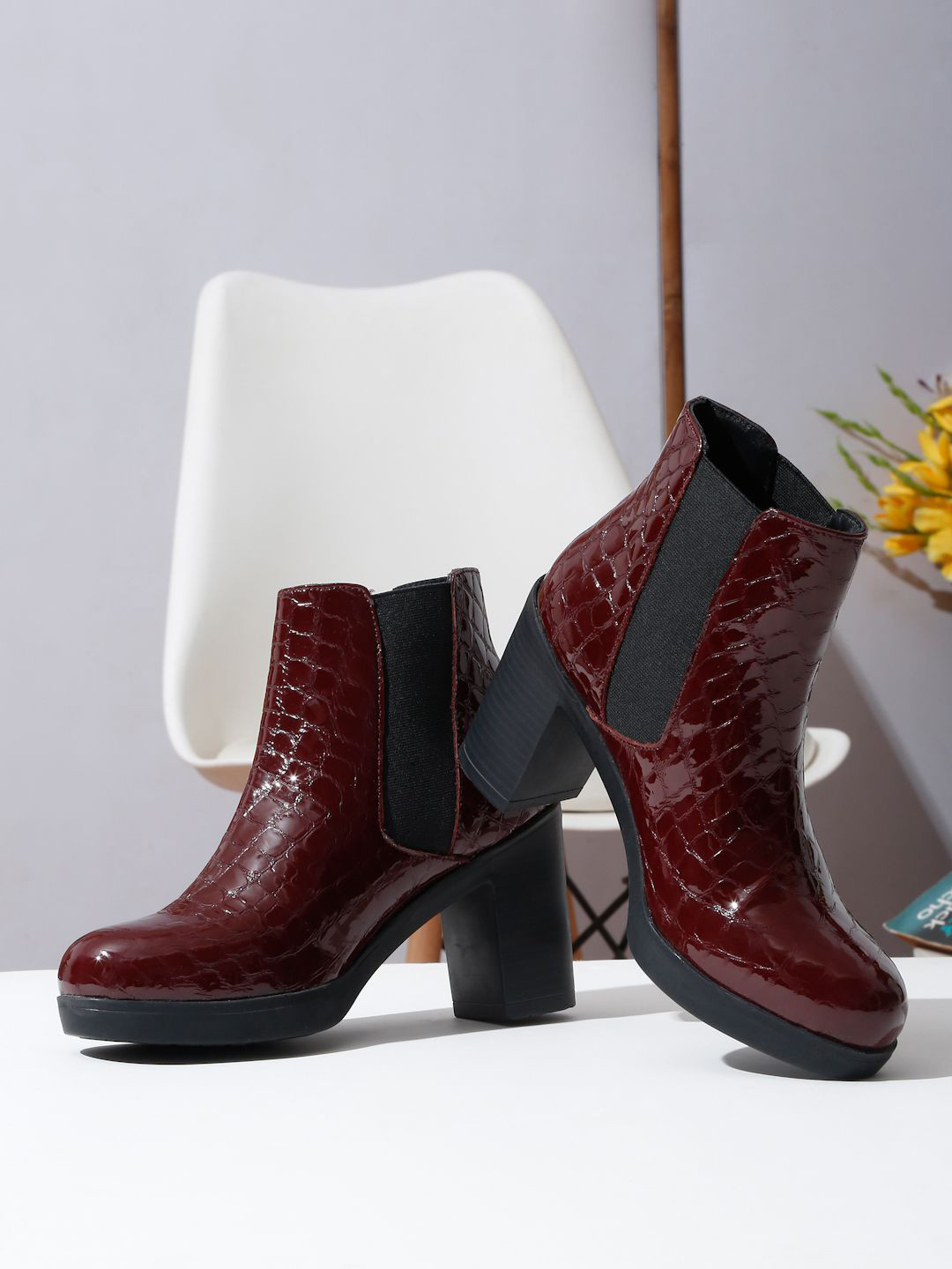 

Teakwood Leathers Women Block-Heeled Chelsea Boots, Burgundy