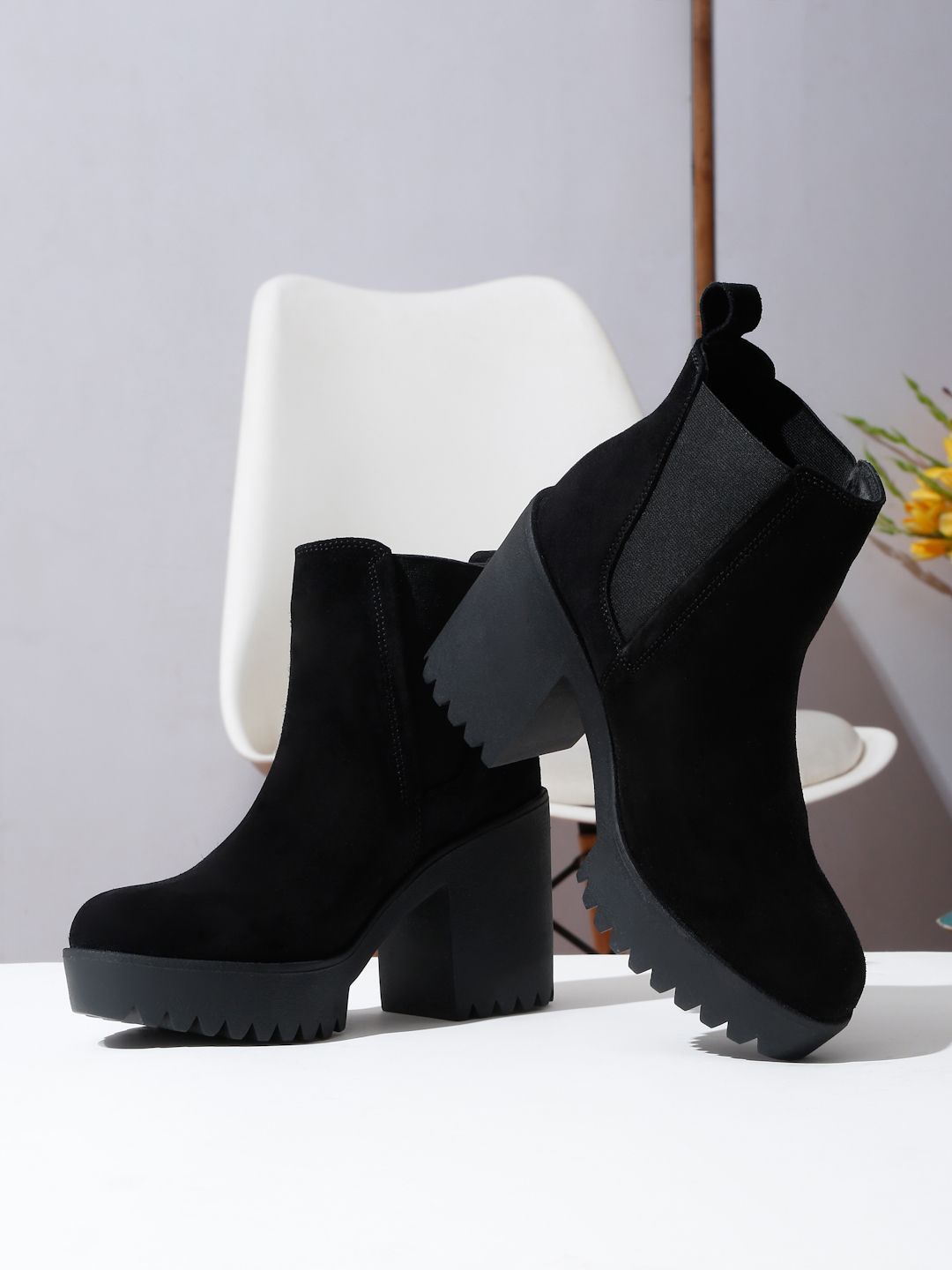 

Teakwood Leathers Women Block-Heeled Chelsea Boots, Black