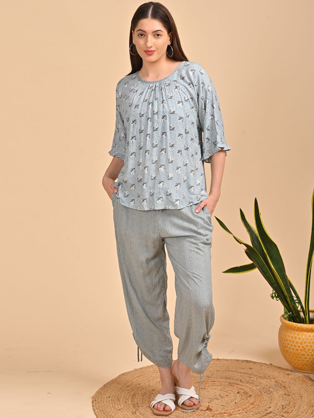 

GOLDSTROMS Printed Top & Trousers Co-Ords, Grey