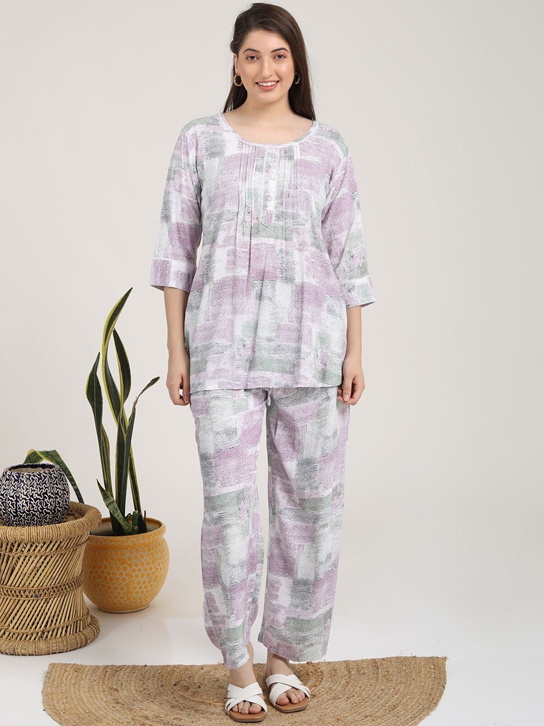 

GOLDSTROMS Abstract Printed Round Neck Pleated Top & Trousers, Magenta