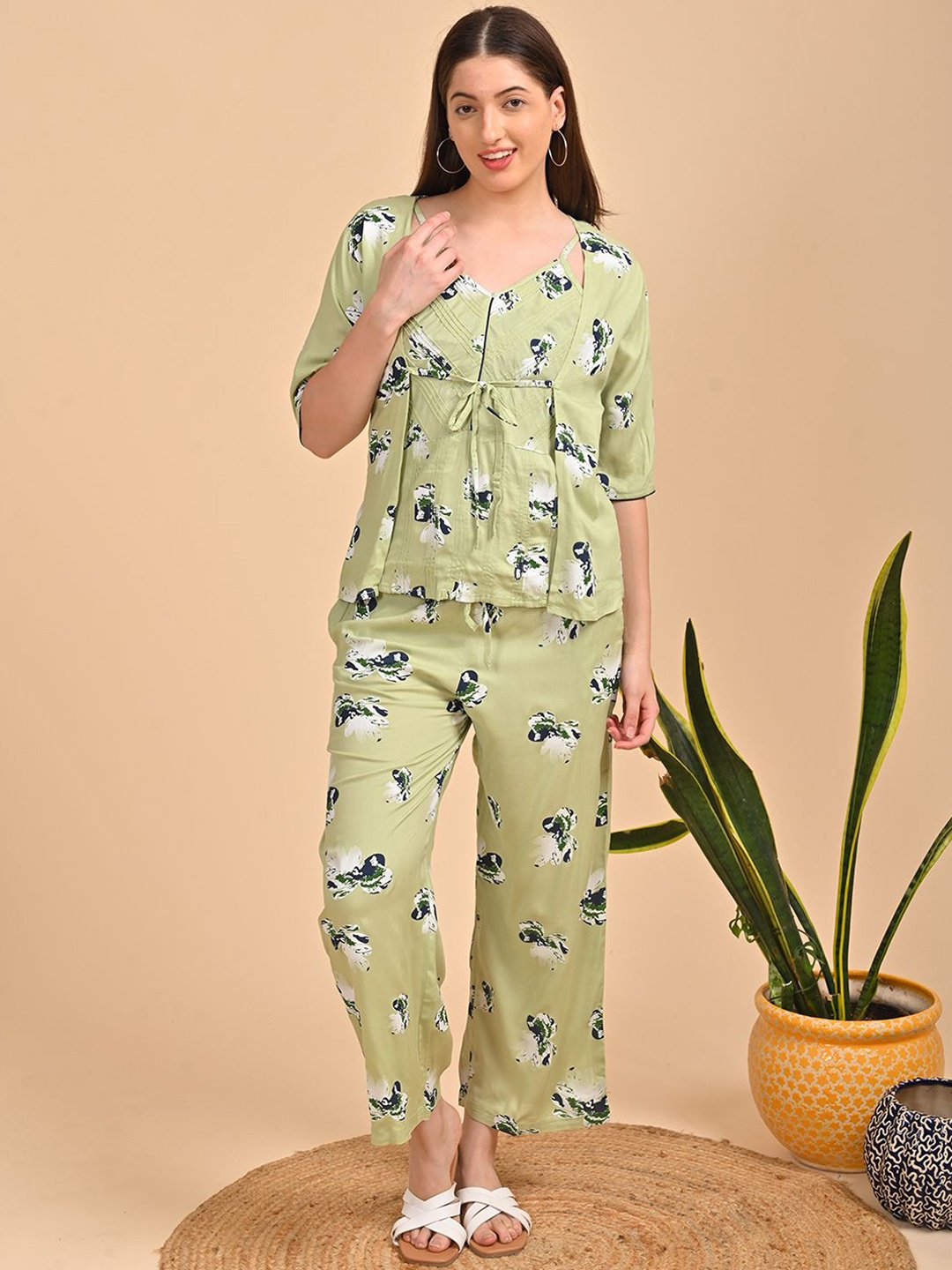 

GOLDSTROMS Printed Top & Trousers Co-Ords, Green