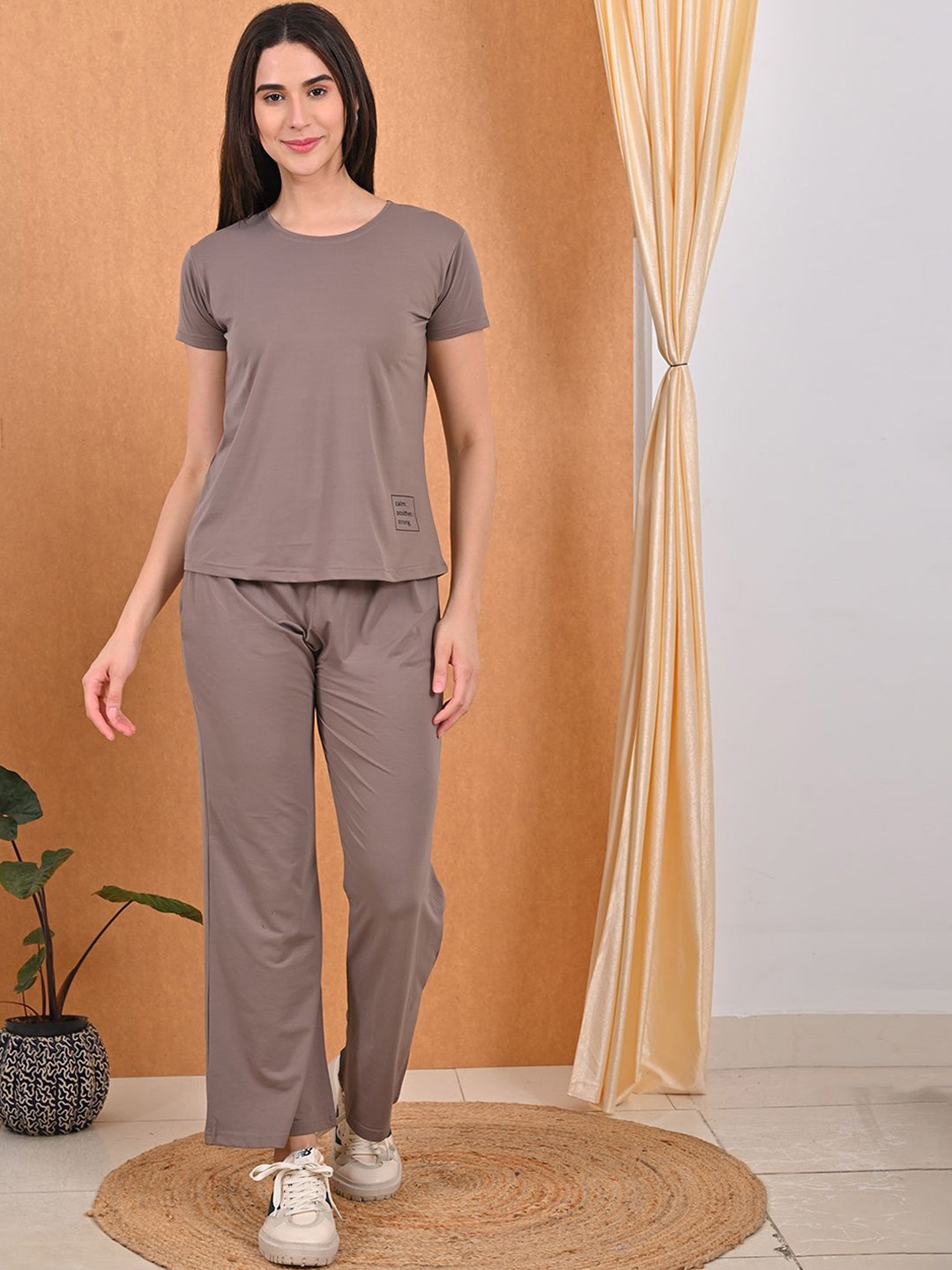

GOLDSTROMS Round Neck T-shirt With Pyjamas, Brown