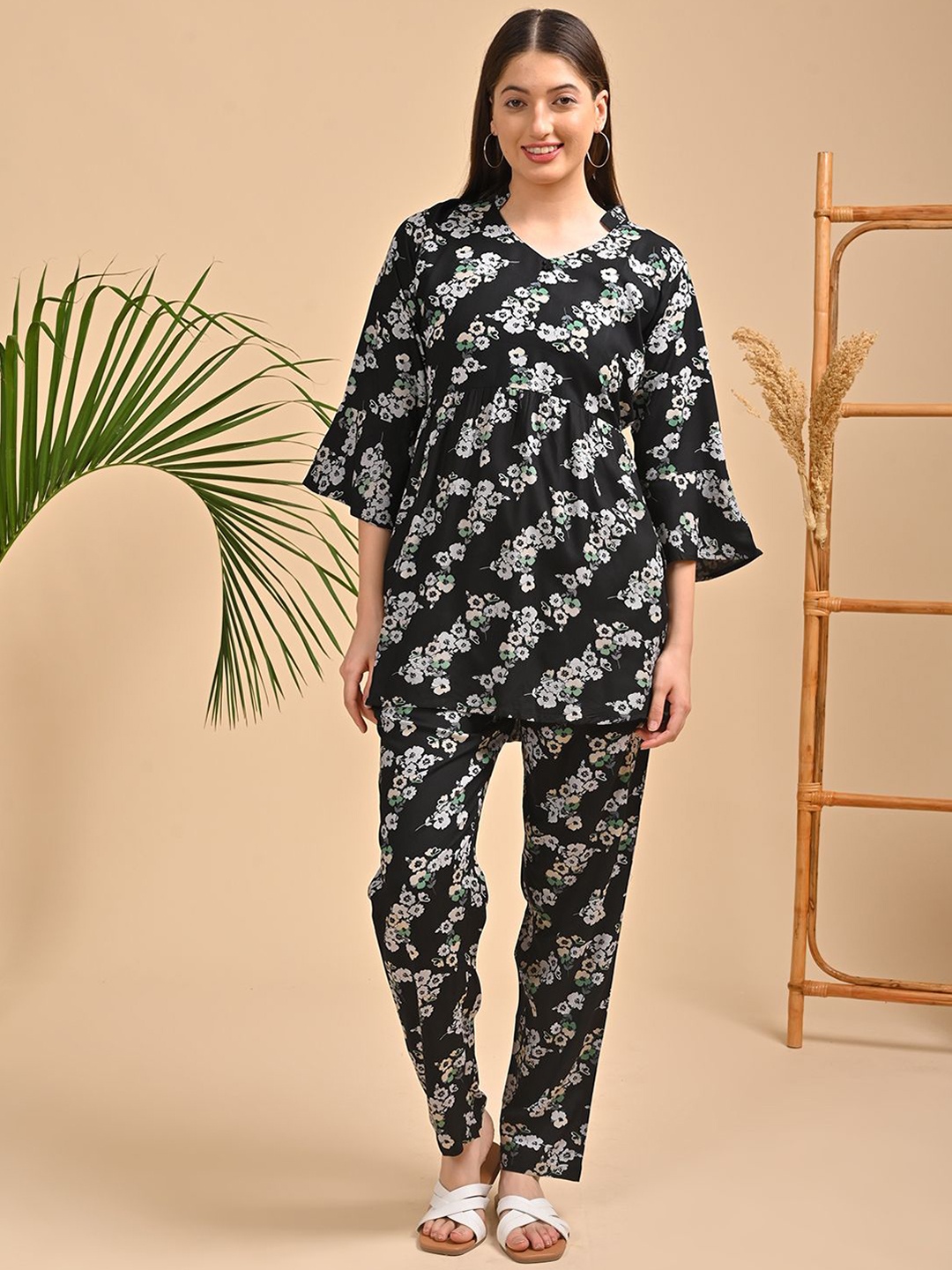 

GOLDSTROMS Printed Top With Trousers Co-Ords, Black