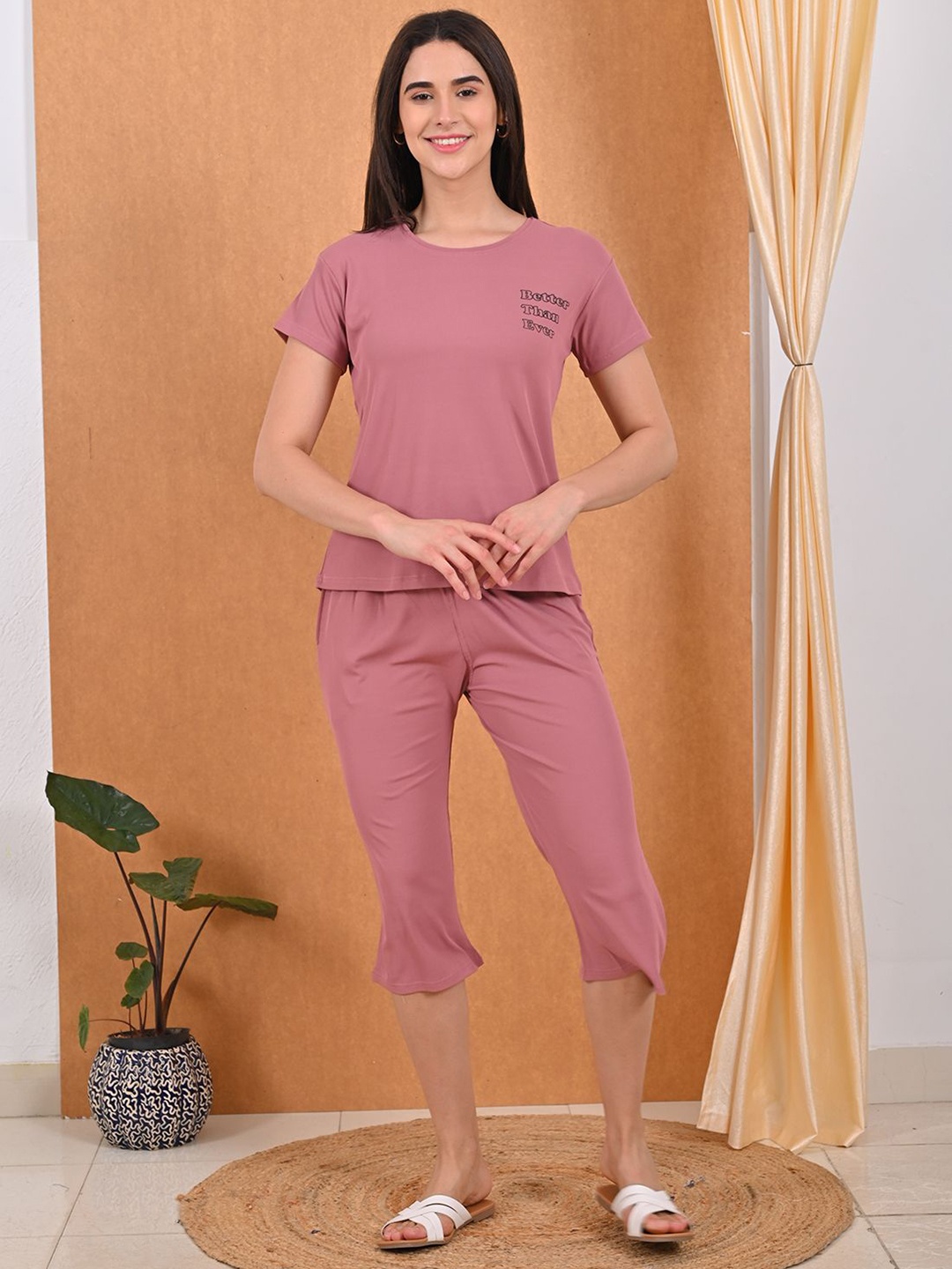 

GOLDSTROMS Round Neck T-Shirt With Capri, Pink