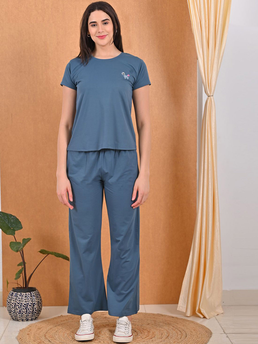 

GOLDSTROMS Round Neck T-shirt With Capris, Blue