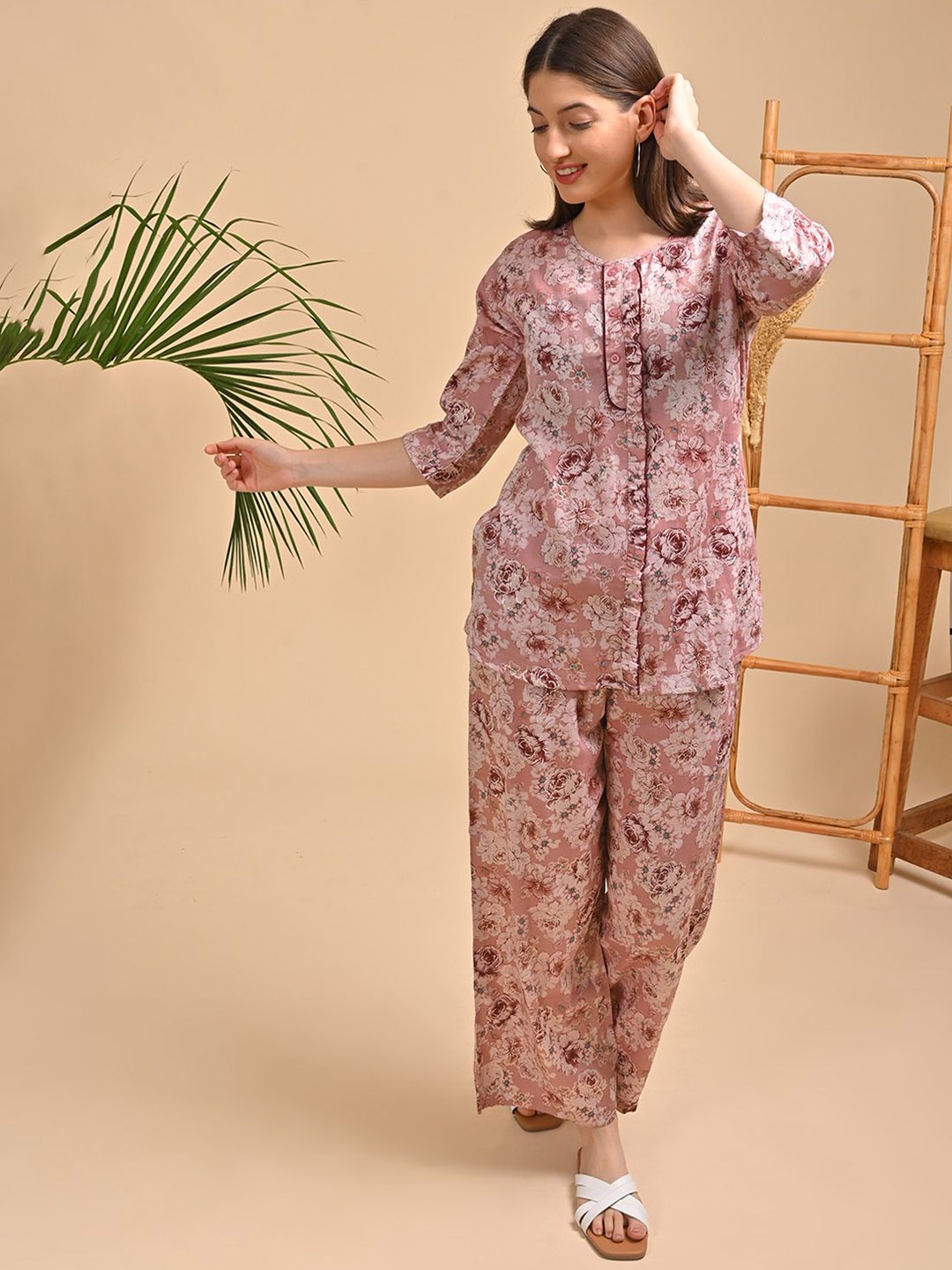 

GOLDSTROMS Floral Printed Mandarin Collar Top With Trousers, Peach